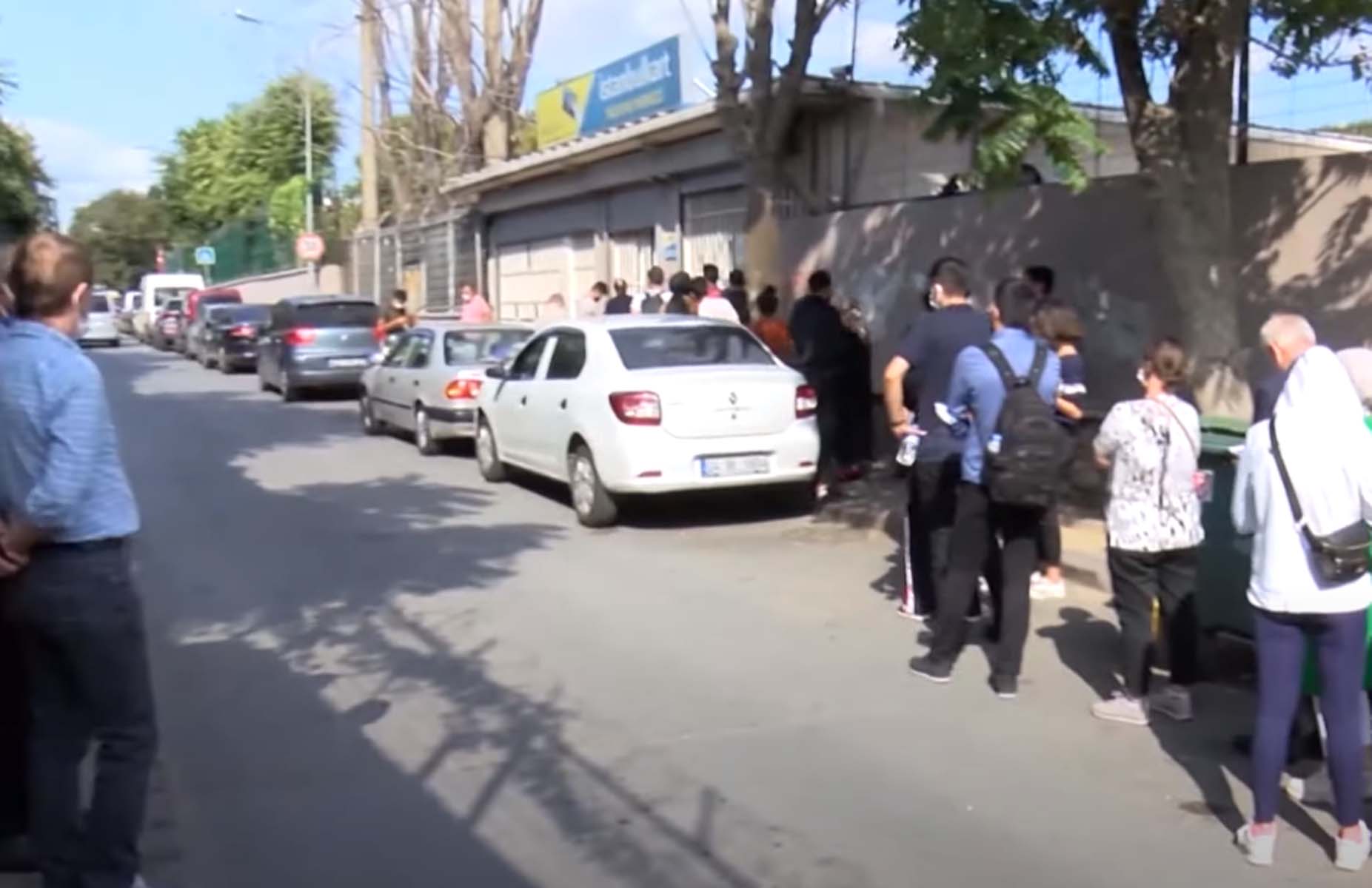 Otobüs arızaları bitmeden İstanbulkart sorunu baş gösterdi! Uzun kuyruklara giren vatandaşlar isyan etti 