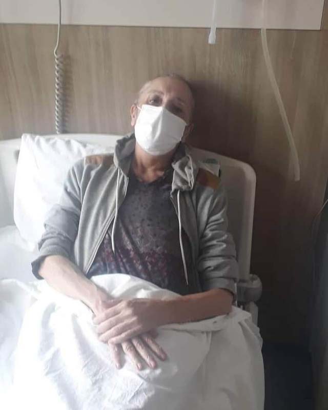 Üzen haberi Onur Akay duyurdu! Şarkıcı Efkariye yaşamını yitirdi!