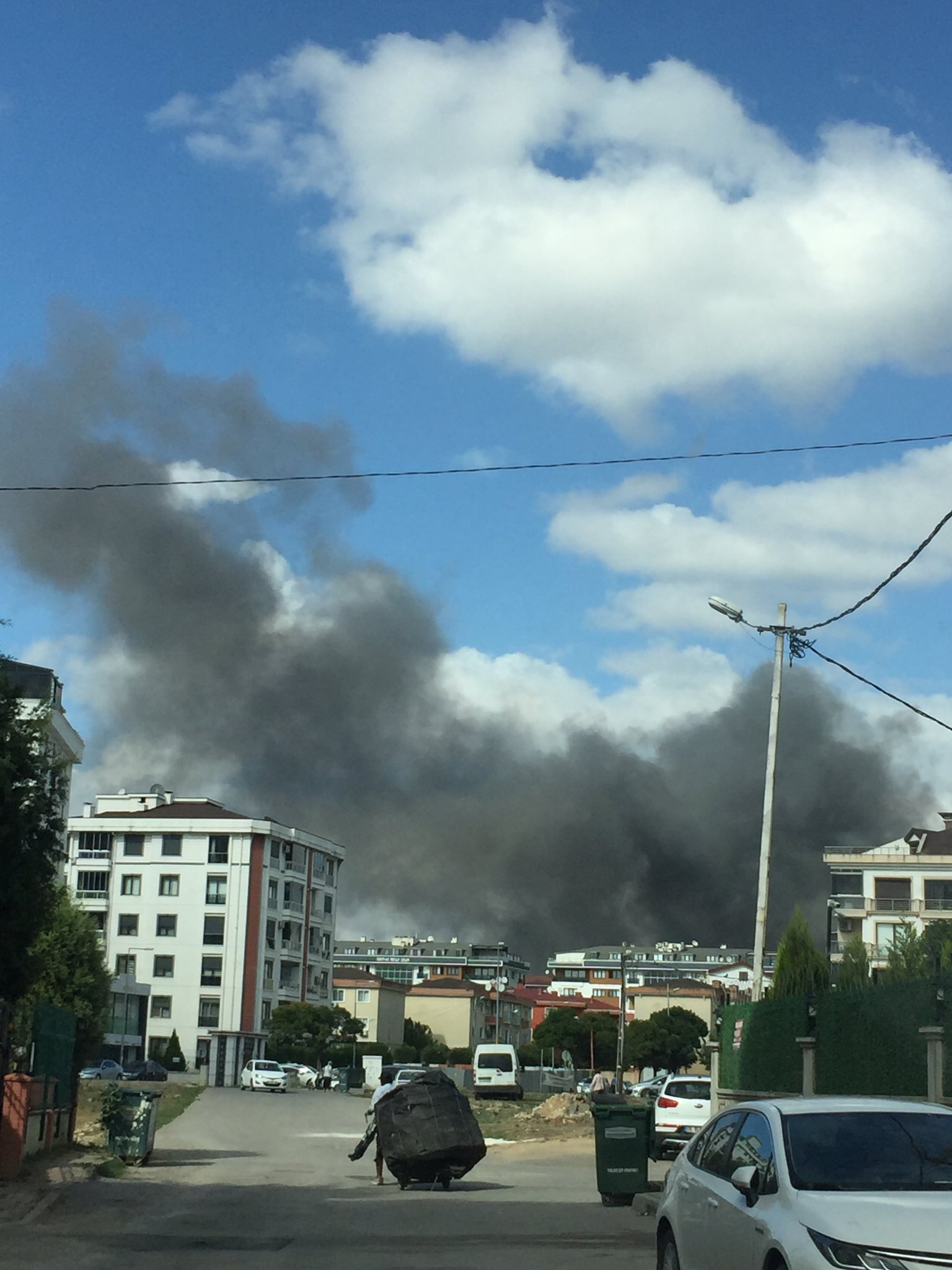 Son dakika | İstanbul Tuzla'da fabrika yangını: Dumanlar gökyüzünü kapladı! Çok sayıda itfaiye sevk edildi