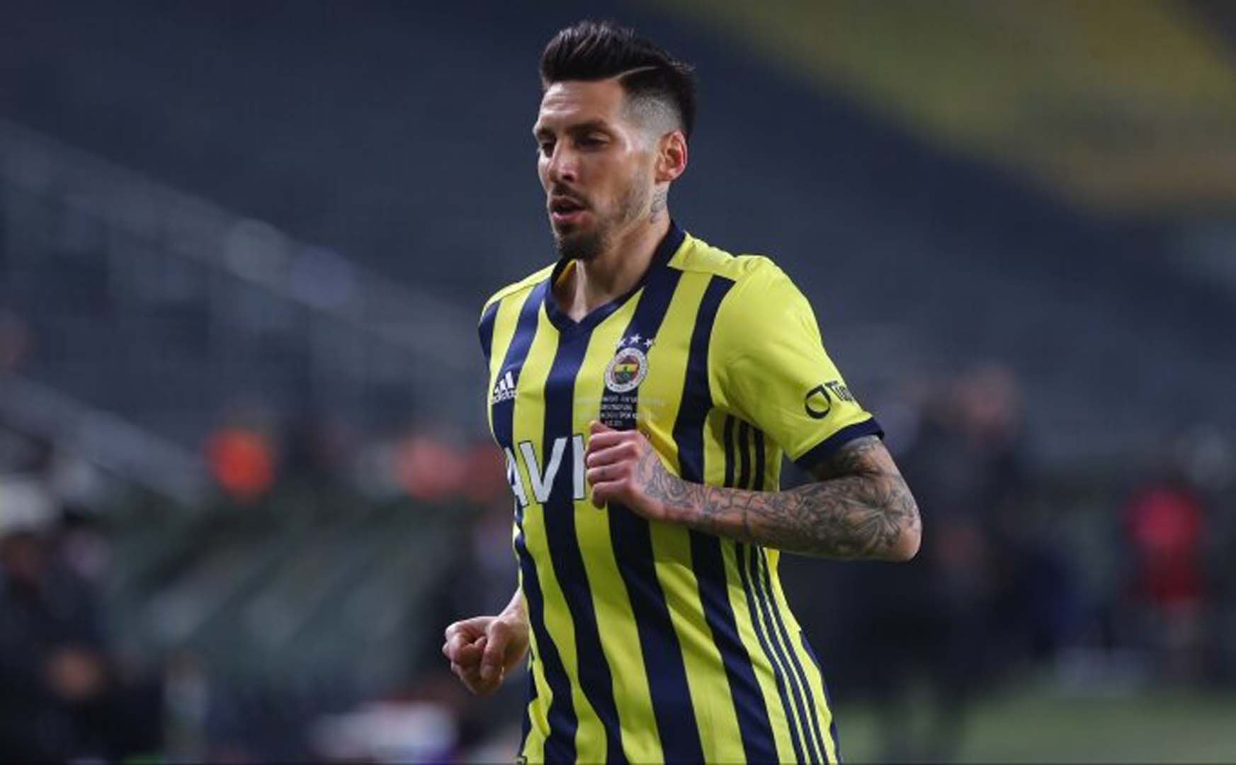 Fenerbahçe'de Jose Sosa yolcu görünüyor! Arjantinli isim için gelen teklifler değerlendirilecek!