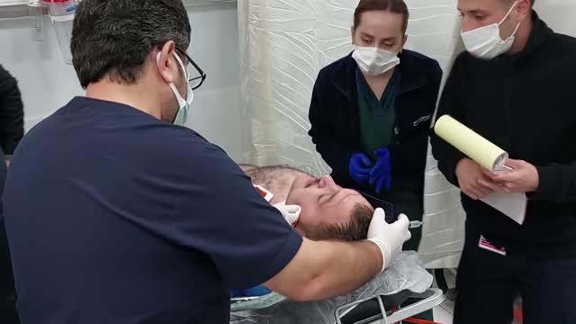 Samsun’da dolmuş şoförü boynundan bıçaklanarak yaralandı