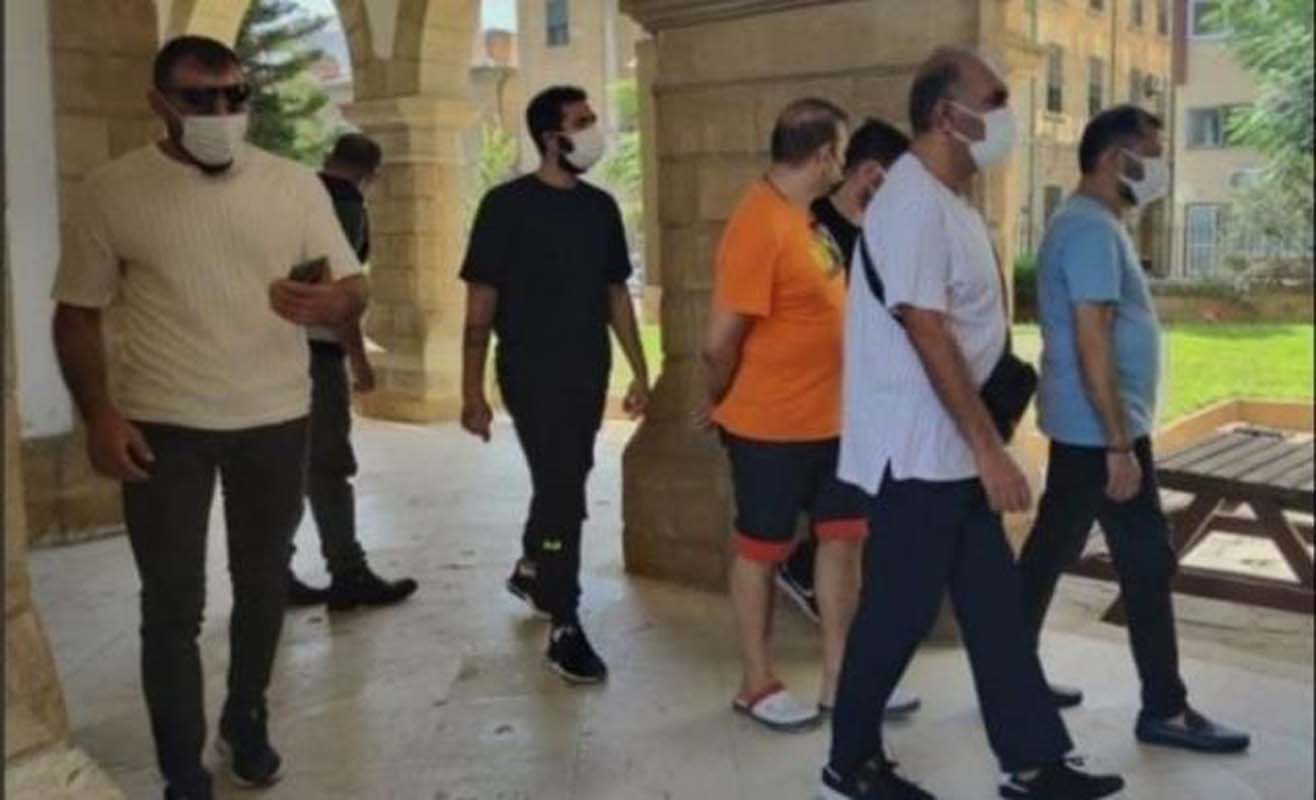 Orkestra ekibi sahte PCR yapmaktan hapse atılan Bülent Ersoy isyan etti! Servetini ortaya dökecek! Hak aramak nasıl oluyormuş görüşeceğiz