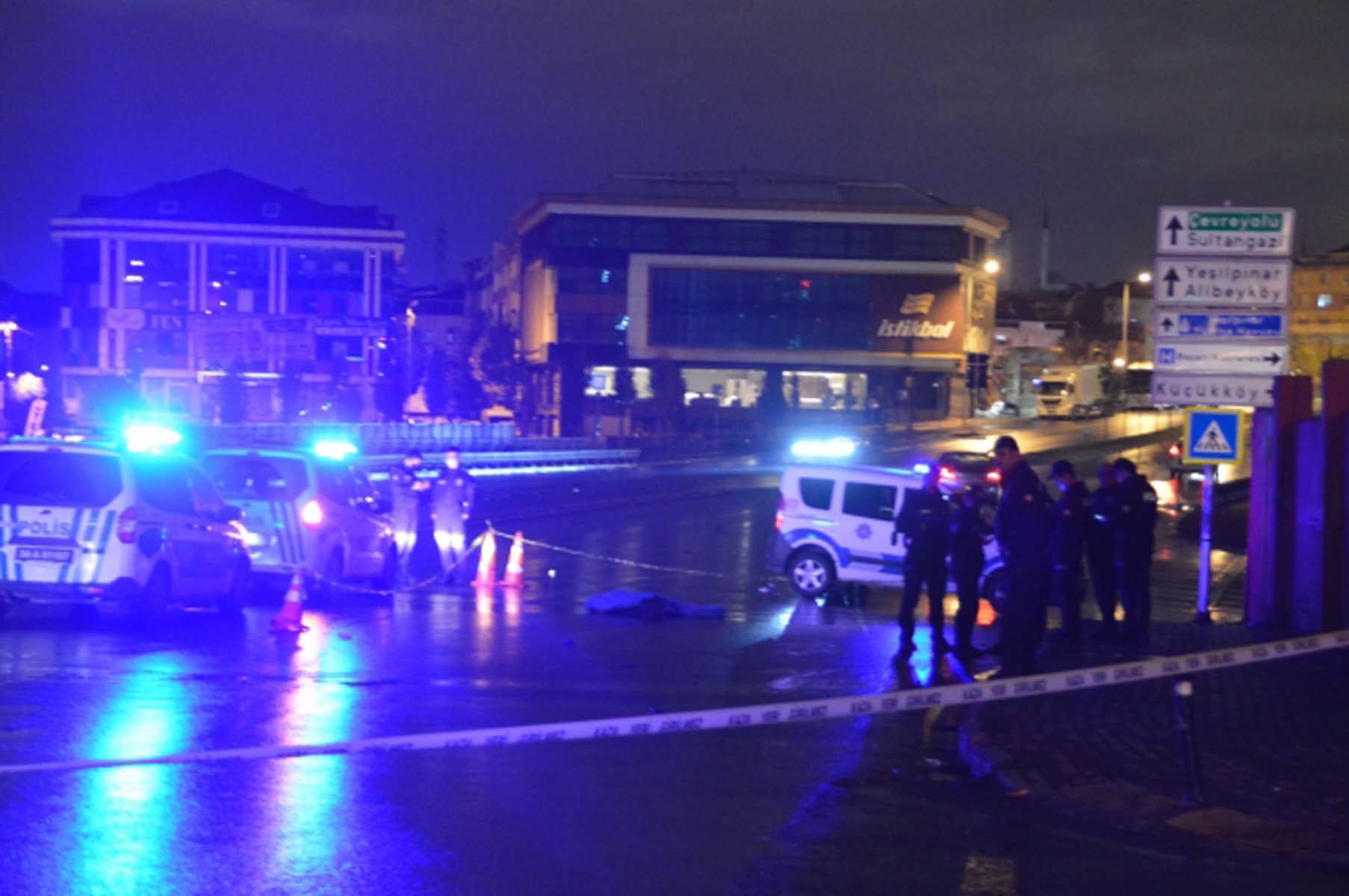 İstanbul Gaziosmanpaşa'da feci kaza! Yolun karşısına geçerken araba çarpan Aydın Akça, Sabri Akça ve Hatice Kamışlıdere hayatını kaybetti