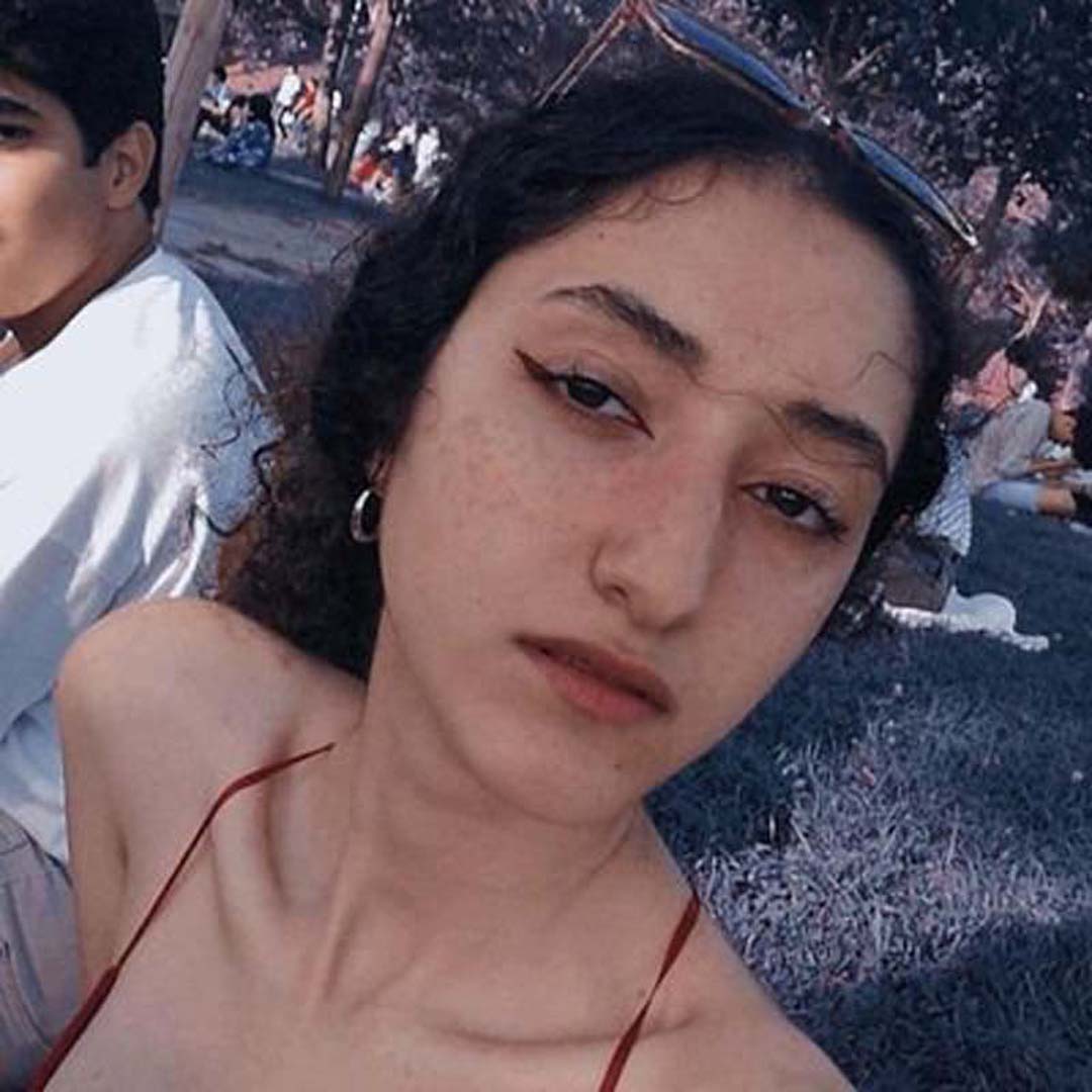 Sosyal medya bir tecavüz iddiasıyla daha çalkalandı! 9 yaşından beri tecavüze uğradığını iddia eden genç kız, çareyi Twitter'da aradı!