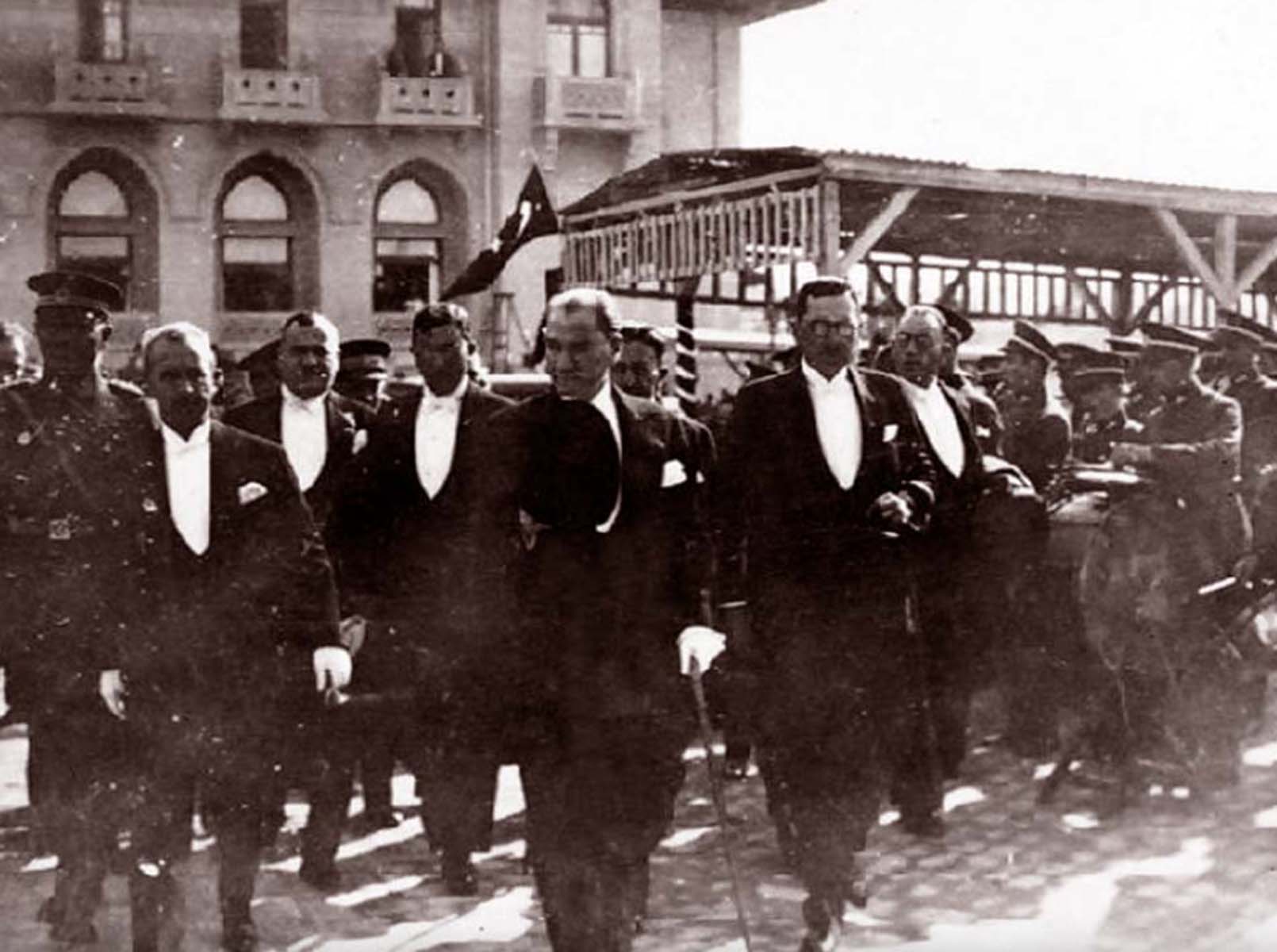 29 Ekim Cumhuriyet Bayramı resmi tatil mi? 29 Ekim hangi güne denk geliyor 2022? 1,5 gün resmi tatil mi?