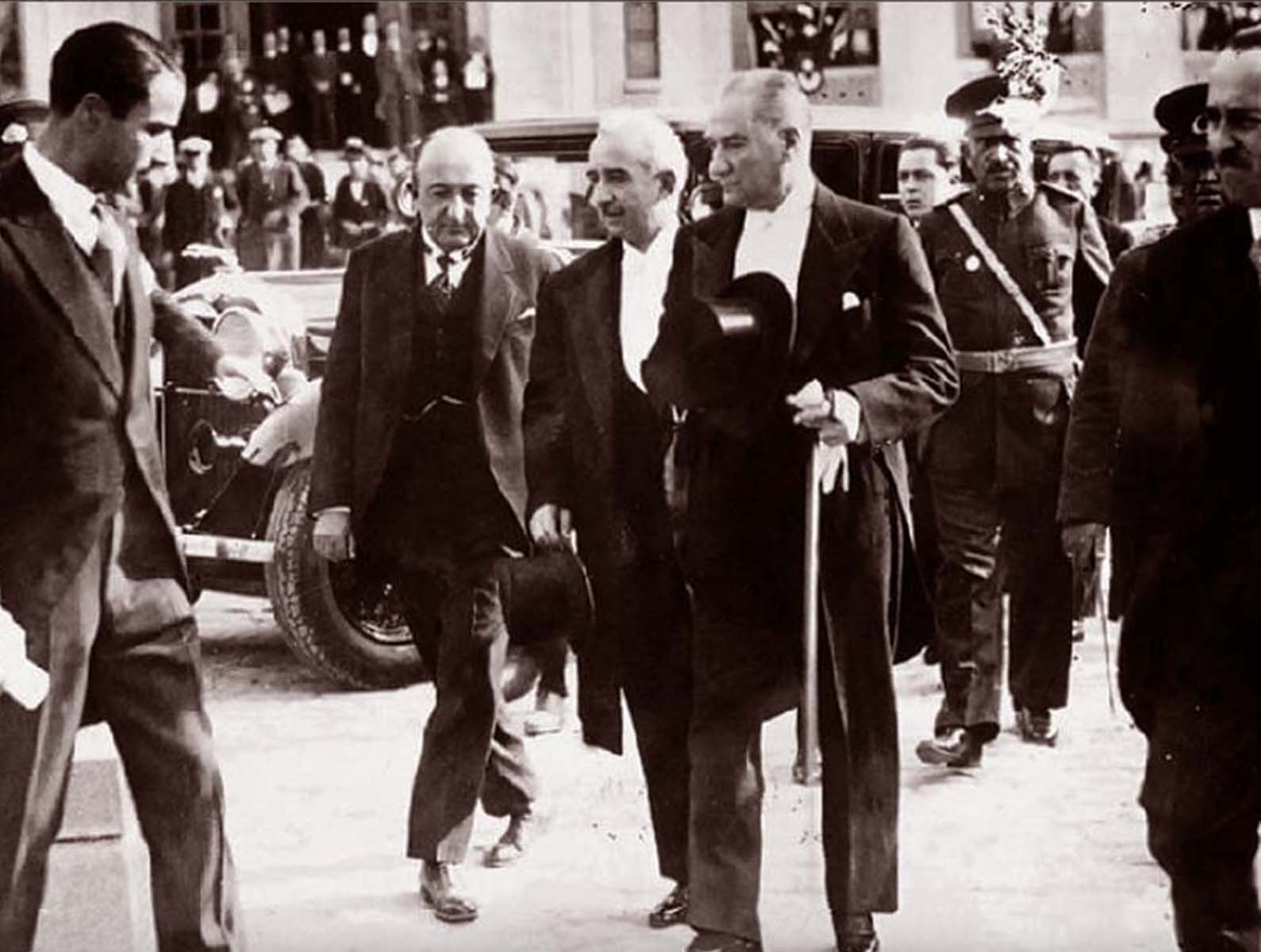 29 Ekim Cumhuriyet Bayramı resmi tatil mi? 29 Ekim hangi güne denk geliyor 2022? 1,5 gün resmi tatil mi?