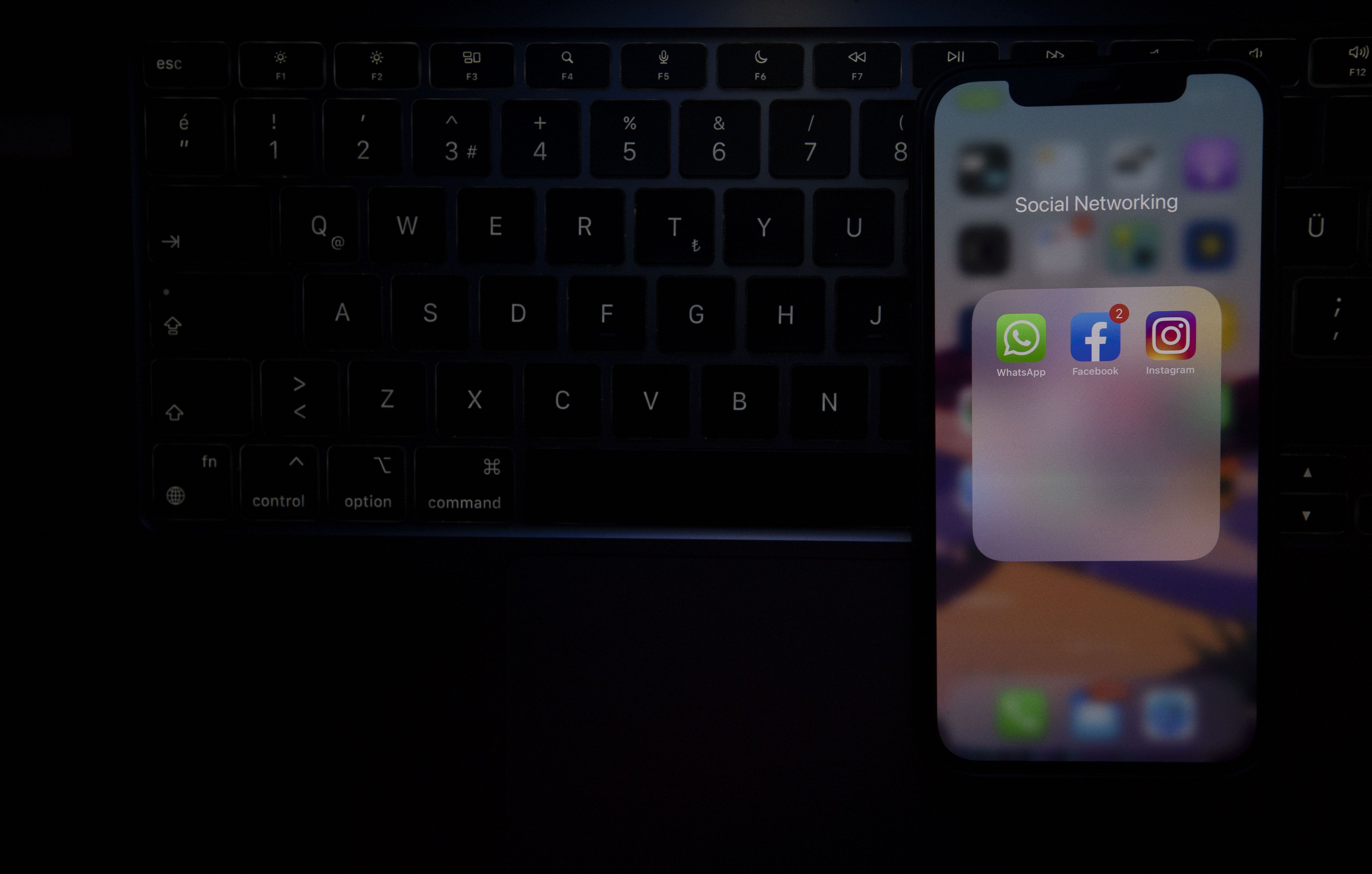 Son dakika: Whatsapp, Instagram, Facebook düzeldi mi? Whatsapp, Instagram, Facebook neden çöktü? 