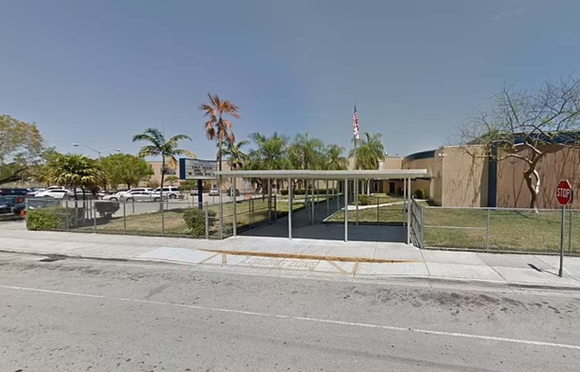 Öğrencisiyle birden fazla kez ilişkiye giren öğretmen tutuklandı! Erkek çocuğunun telefonunda öğretmenin çıplak fotoğrafları çıktı