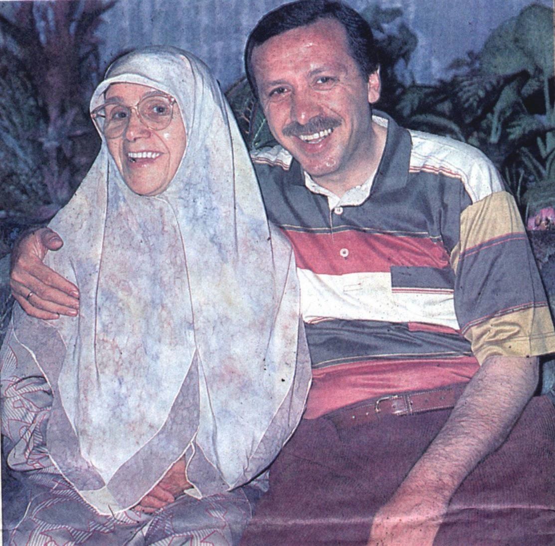 Cumhurbaşkanı Erdoğan'ın annesi Tenzile Erdoğan kimdir? | Tenzile Erdoğan neden öldü?