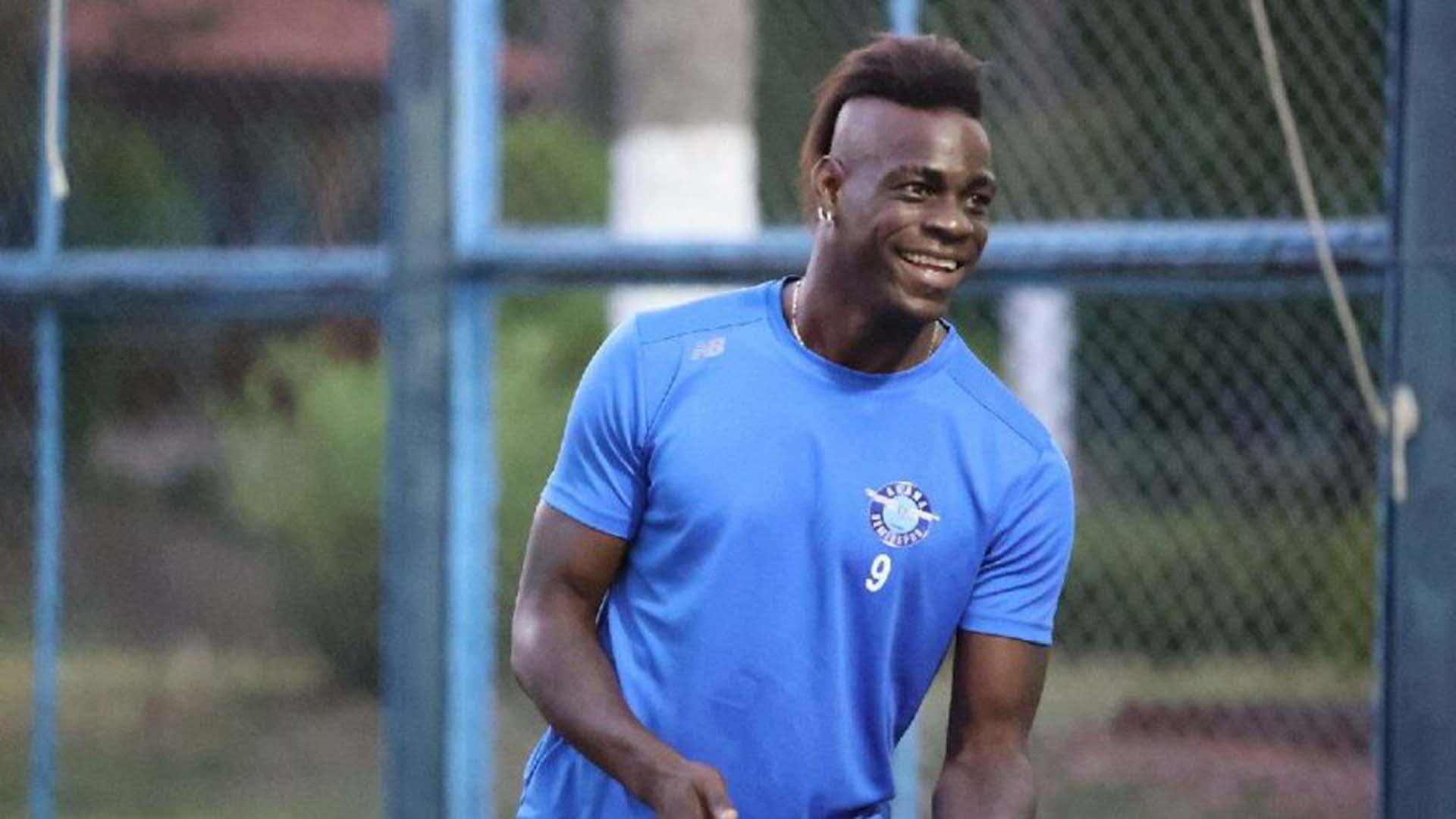 Samet Aybaba'dan Balotelli itirafı! Balotelli'yi söylenildiği gibi dünya yıldızıyken almadık...!