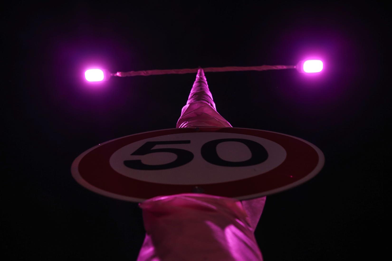 Bursa'da Meme Kanseri farkındalığına dikkat çekildi! Pembe Sokak Lambaları Projesi hayata geçirildi