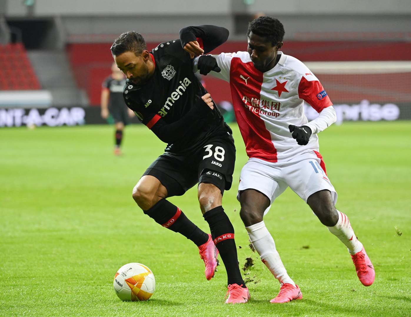 Trabzonspor sol bek için harekete geçti! Oscar Dorley'in menajeri İstanbul'a davet edildi!