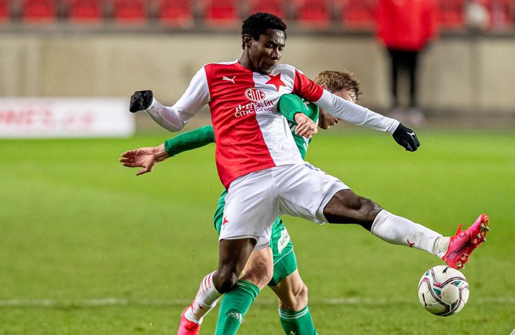 Trabzonspor sol bek için harekete geçti! Oscar Dorley'in menajeri İstanbul'a davet edildi!