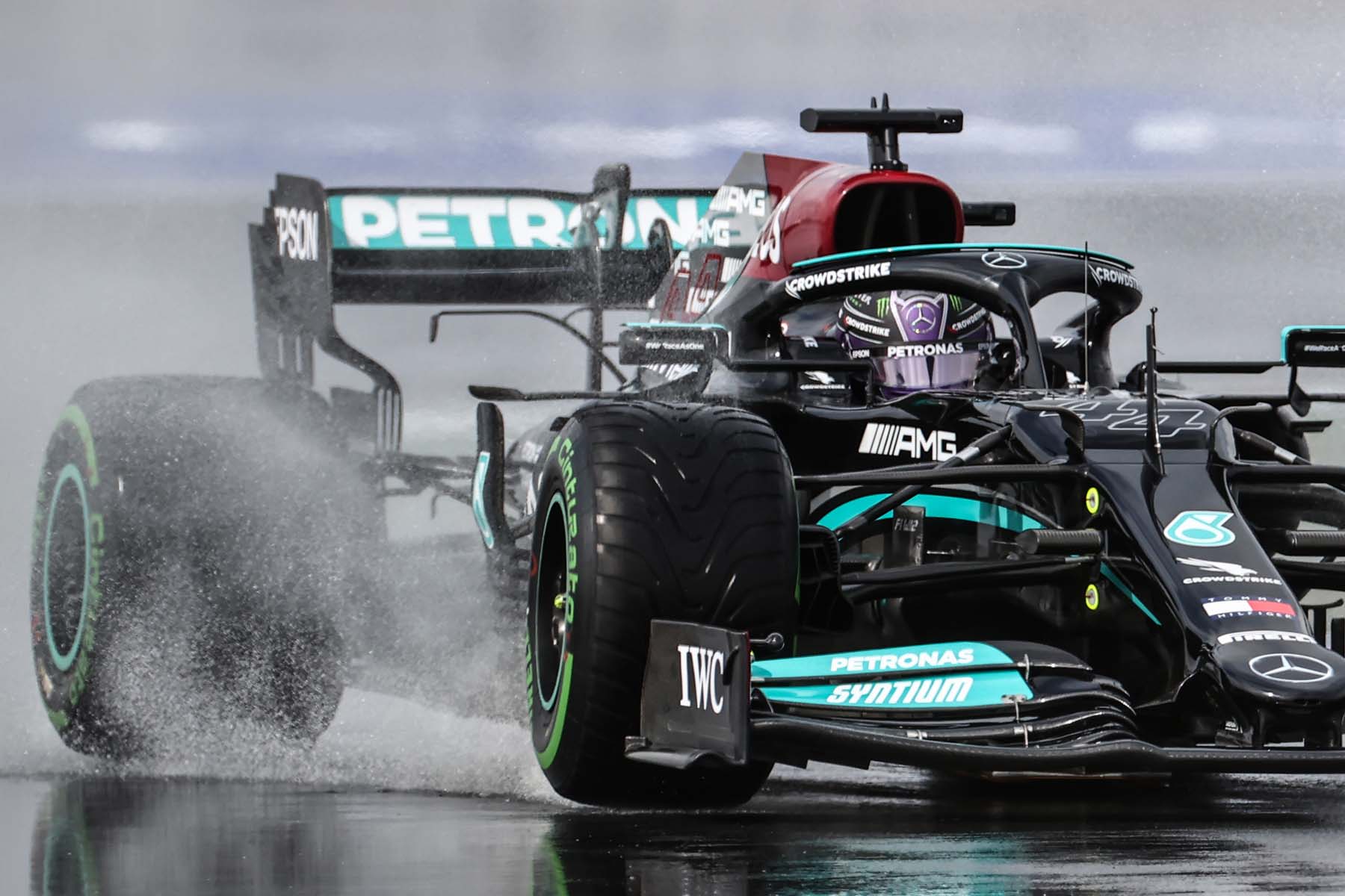 Formula 1 İstanbul Grand Prix'ine damga vuran paylaşım! Mercedes, Tuzla Belediyesi araçların paylaştı, Başkan Şadi Yazıcı cevabı yapıştırdı 