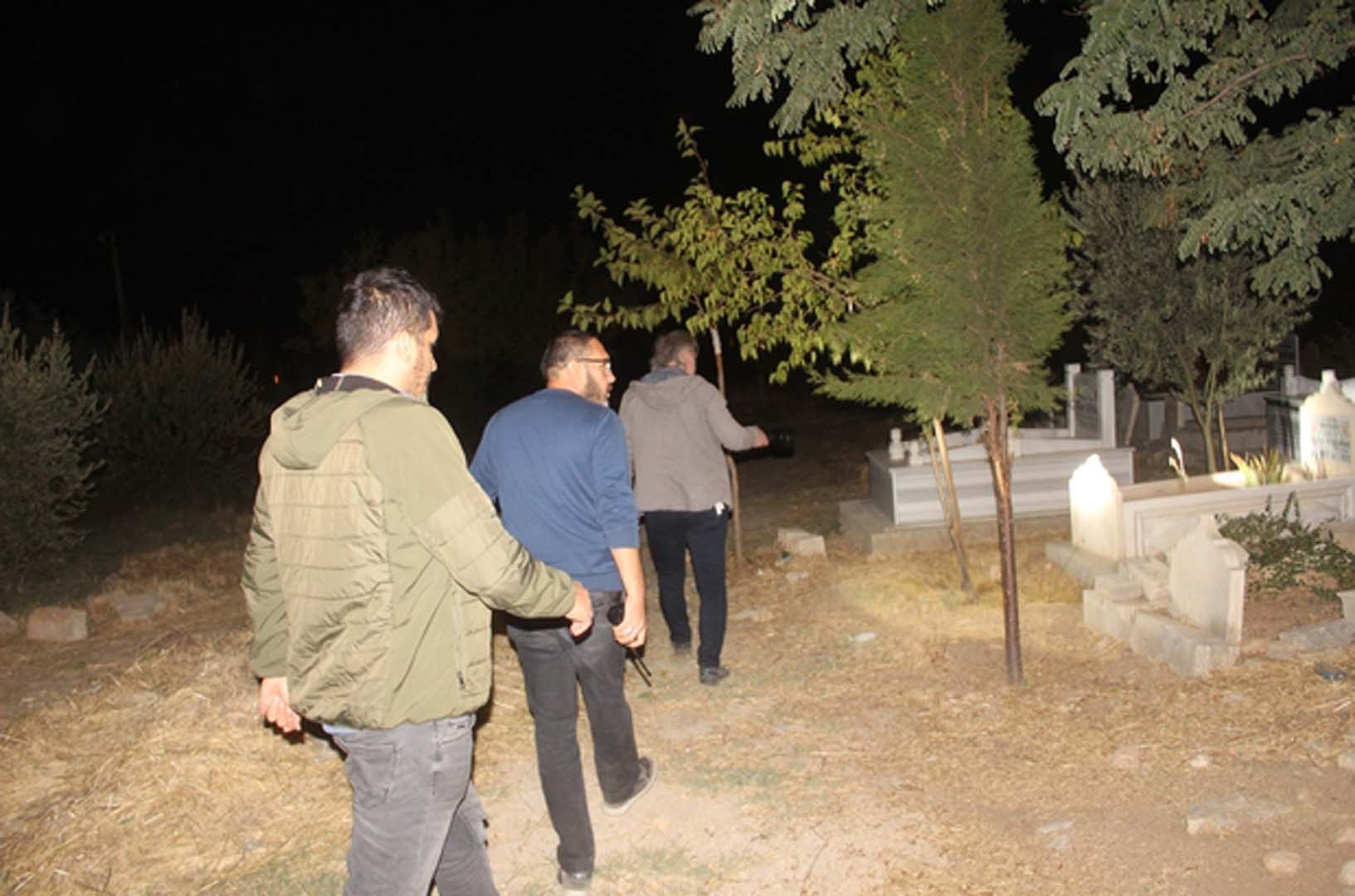 Adıyaman'da yeni bir mezarlıkta bebek gömme ihbarı korkuttu! Polisler saatlerce bebek aradı!