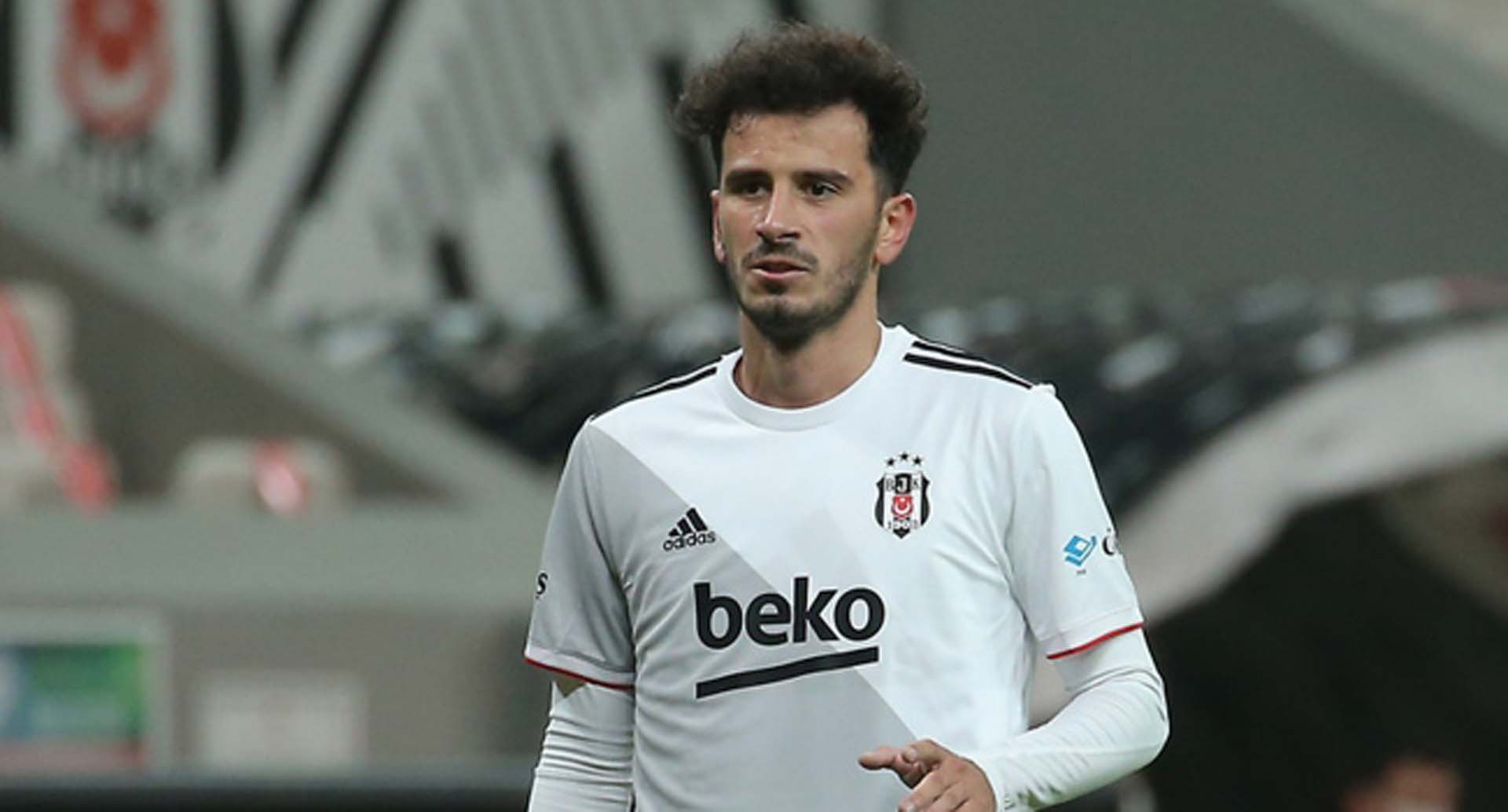 Oğuzhan Özyakup ve Fabrice N'Sakala yolcu! Siyah beyazlılardan sözleşme teklifi gelmedi!
