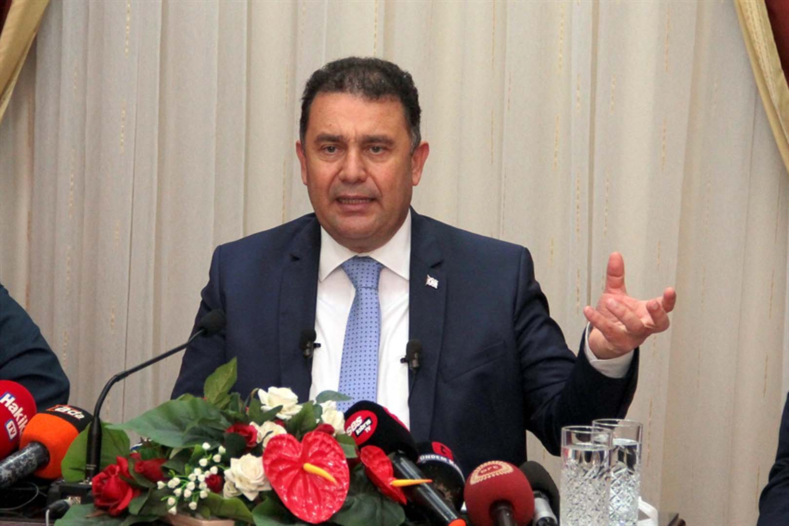 Ersan Saner kimdir, nereli, kaç yaşında? KKTC başbakanı Ersan Saner istifa mı etti, neden istifa etti?