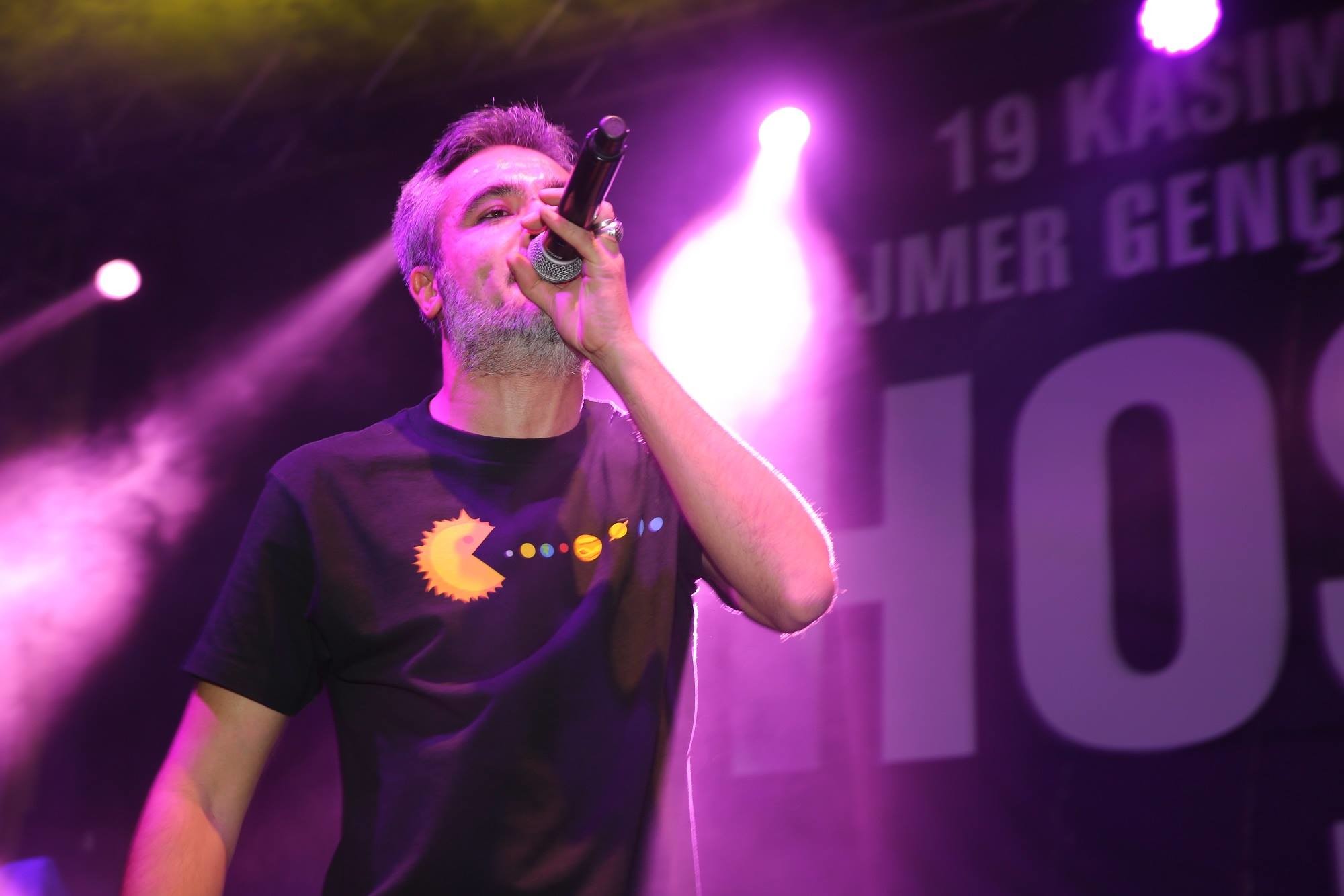 Ünlü rapçi Sagopa Kajmer'den haber alınamıyor! Konser ücretini alıp sahneye çıkmadan kaçtığı söyleniyor!