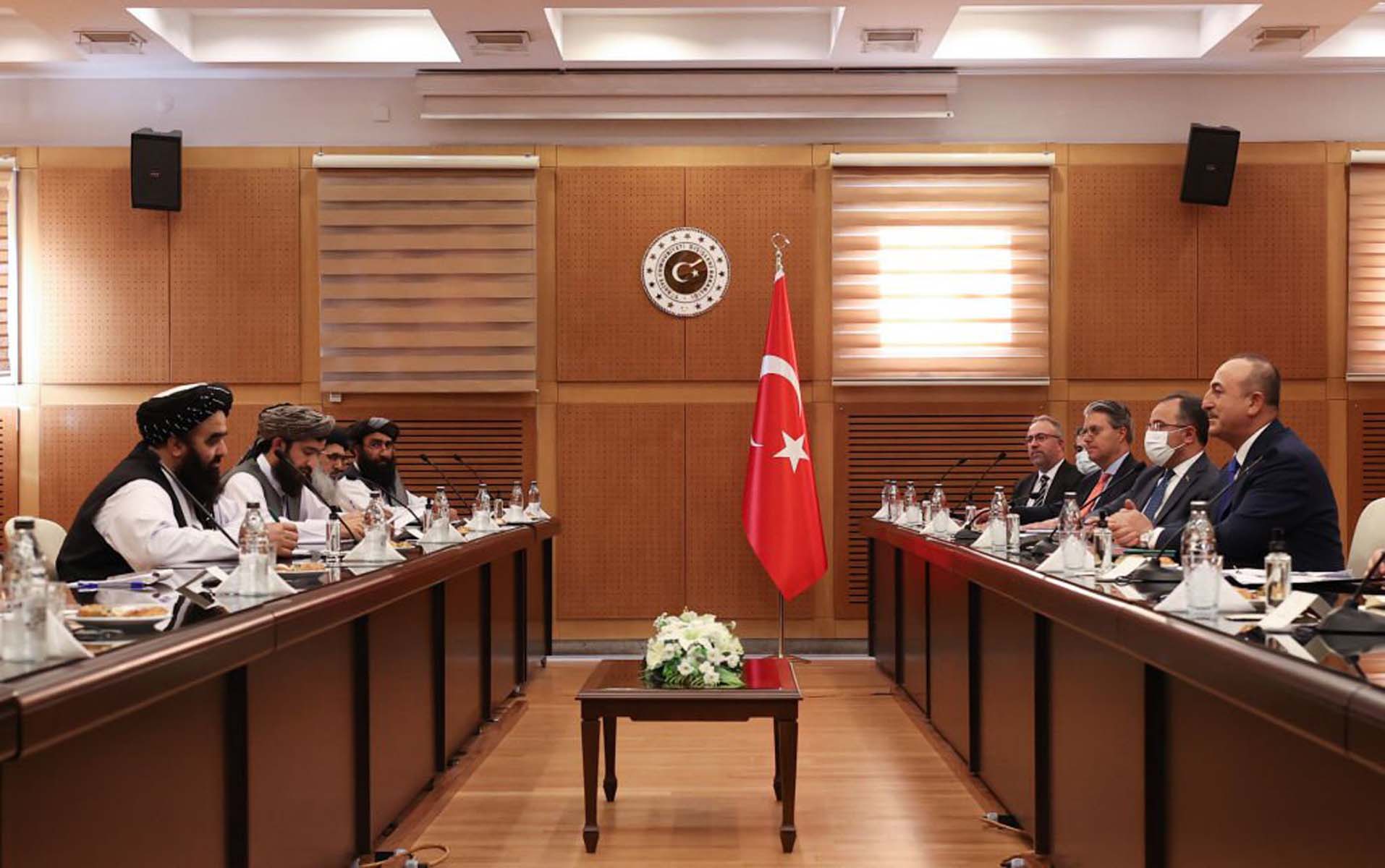 Son dakika | Bakan Çavuşoğlu'dan Taliban ile yapılan görüşme sonrası açıklama: İlave göç akını olmaması için görüştük