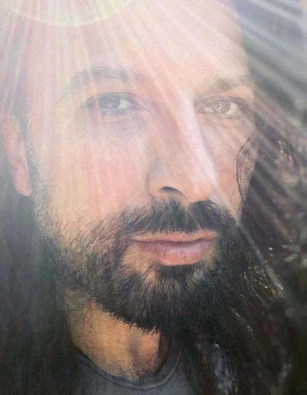 Son olarak Tarzan halini paylaşan Tarkan bu kez geçmişe götürdü! Çocukluk fotoğrafına beğeni ve yorum yağdı!