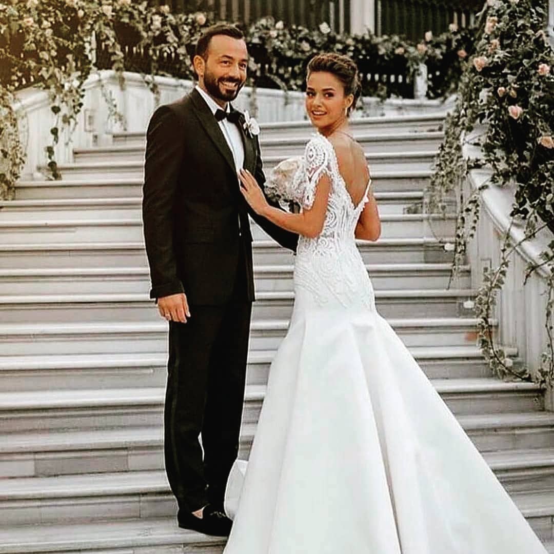 Hakan Baş ile boşandığı söylenen Bensu Soral'dan flaş açıklama! Soluğu eğlence mekanında aldı!