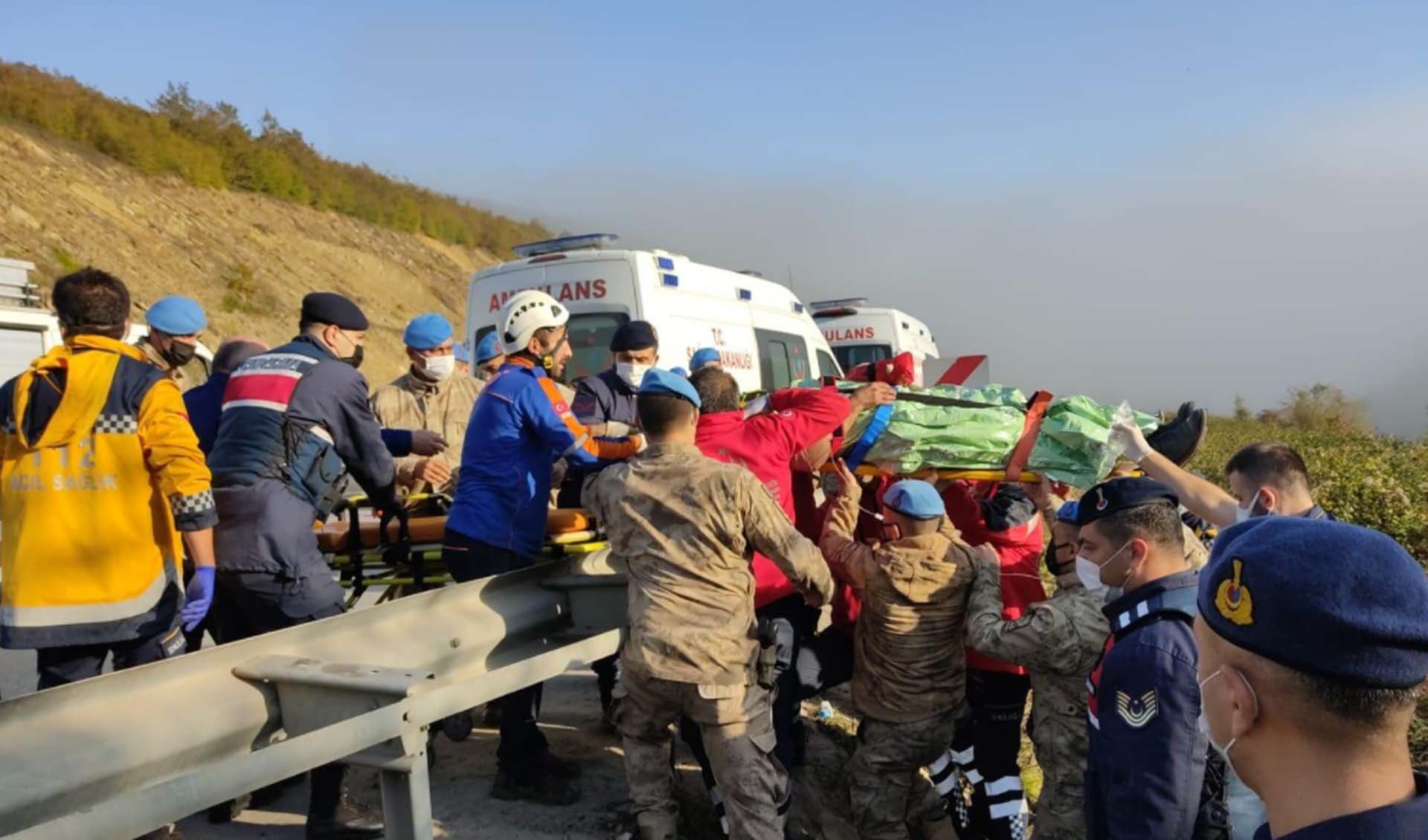 Samsun'da can pazarı! Yolcu otobüsü 150 metre yükseklikten dereye yuvarlandı: Ölü ve yaralılar var