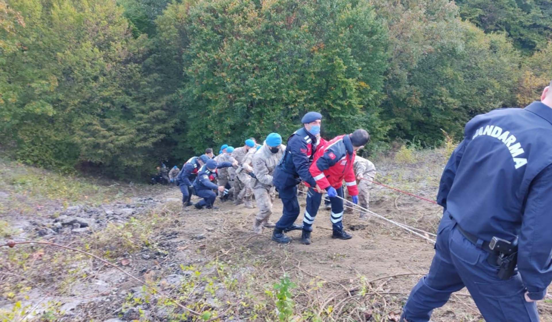 Samsun'da can pazarı! Yolcu otobüsü 150 metre yükseklikten dereye yuvarlandı: Ölü ve yaralılar var