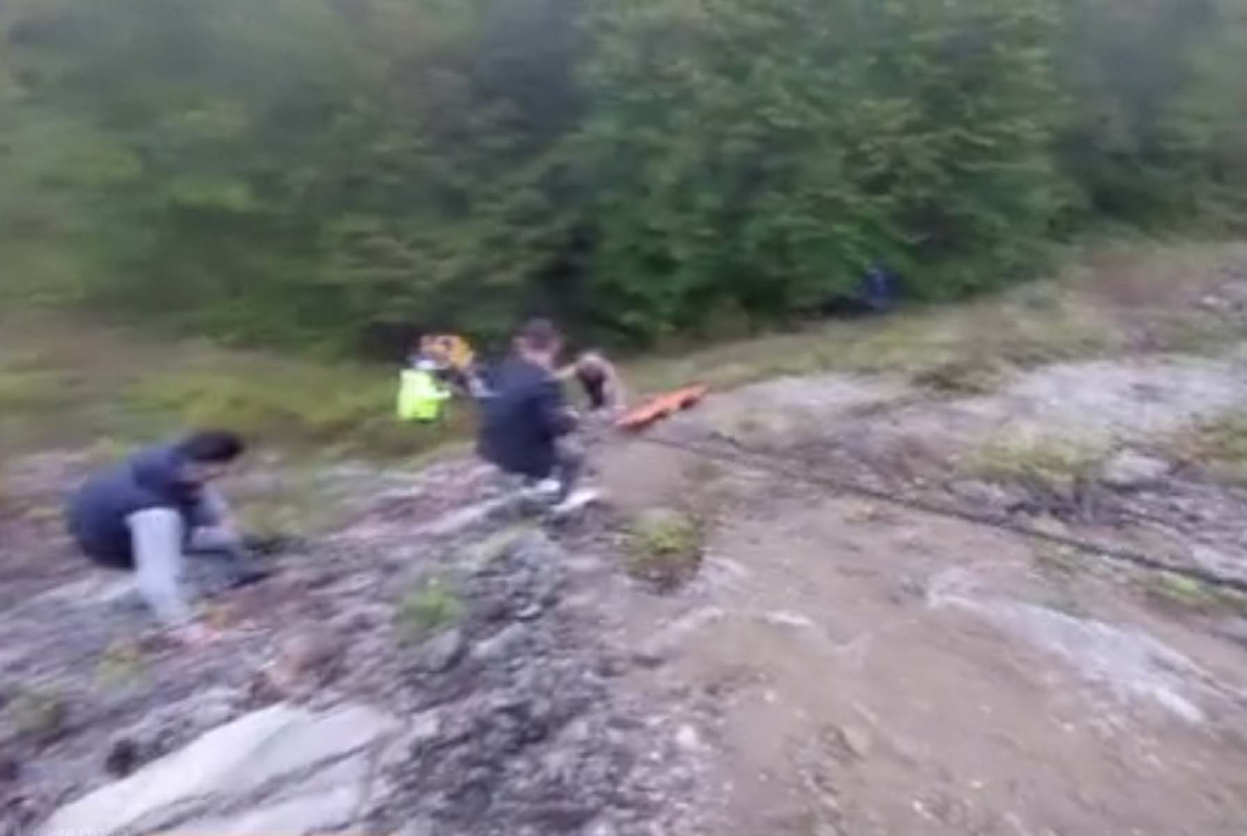 Samsun'da can pazarı! Yolcu otobüsü 150 metre yükseklikten dereye yuvarlandı: Ölü ve yaralılar var 