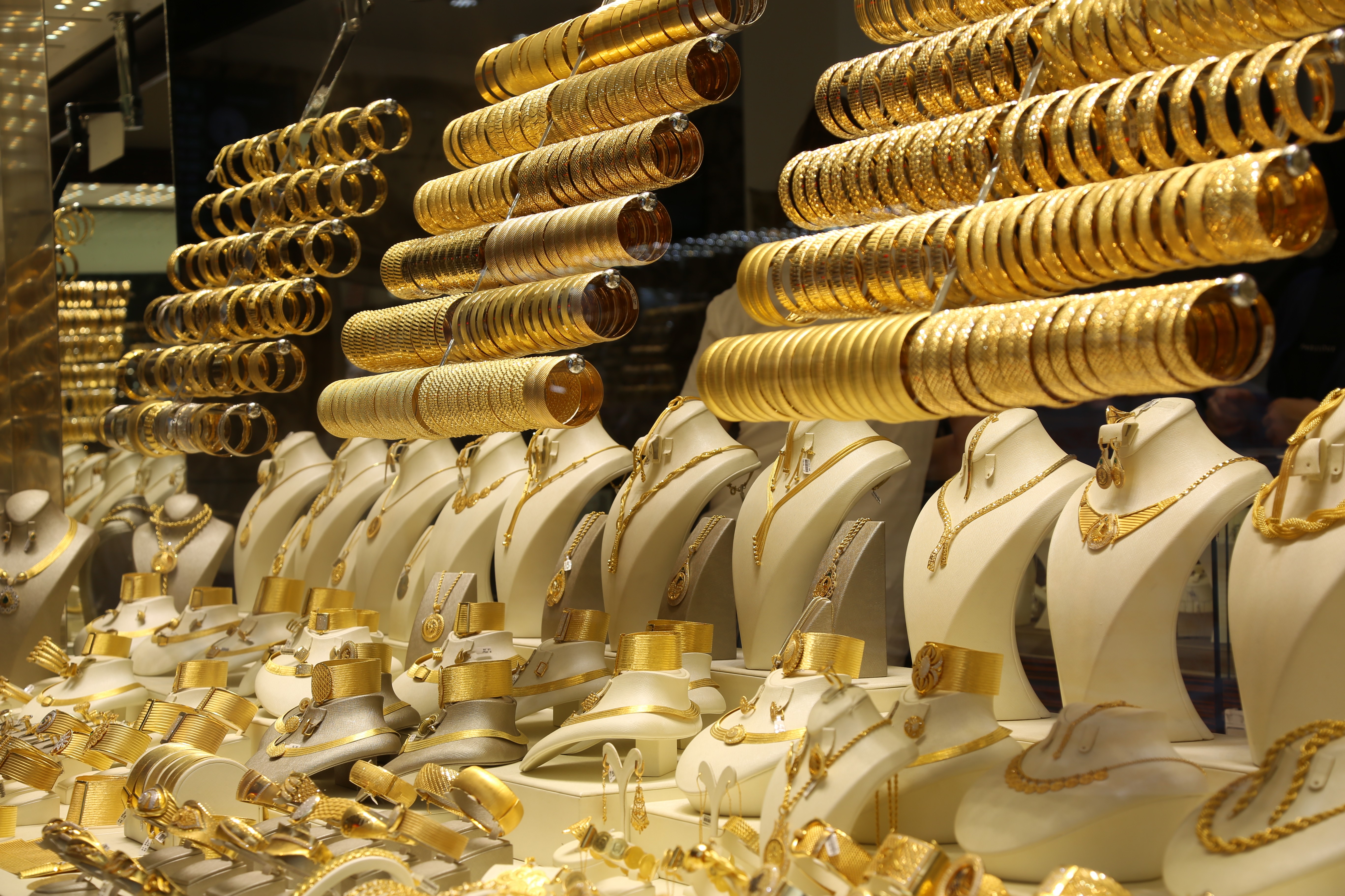 Altınları yastık altında saklamaya devam: Fiyatlar yükselmeye devam edecek! 1 günde 1.5 milyonluk altın bozdurdular