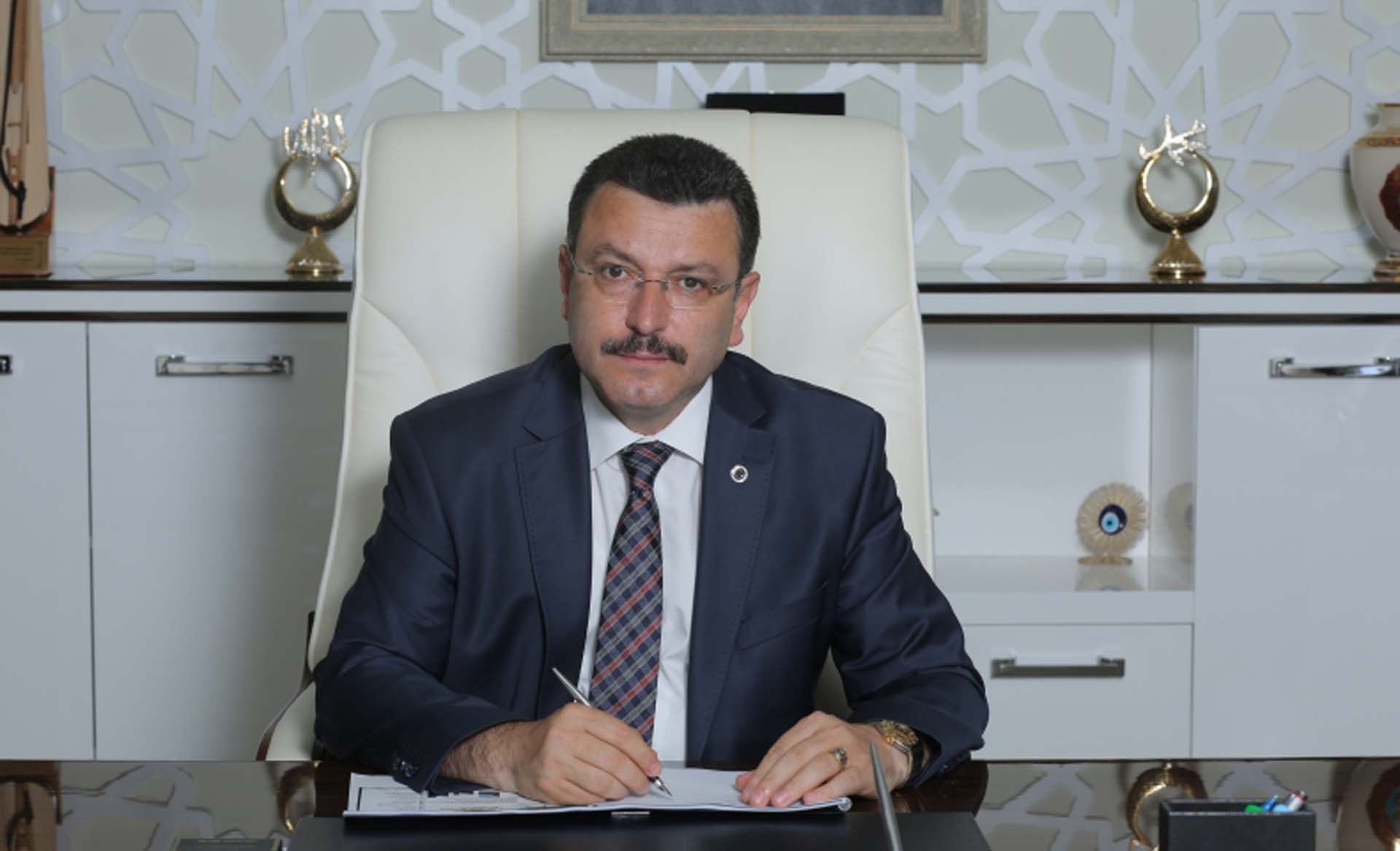 Ortahisar Belediye Başkanı Ahmet Metin Genç'ten Fenerbahçelileri kızdıracak açıklama: Alışmışlar şike yapmaya, adaletten bahsetme hakkınız yok 