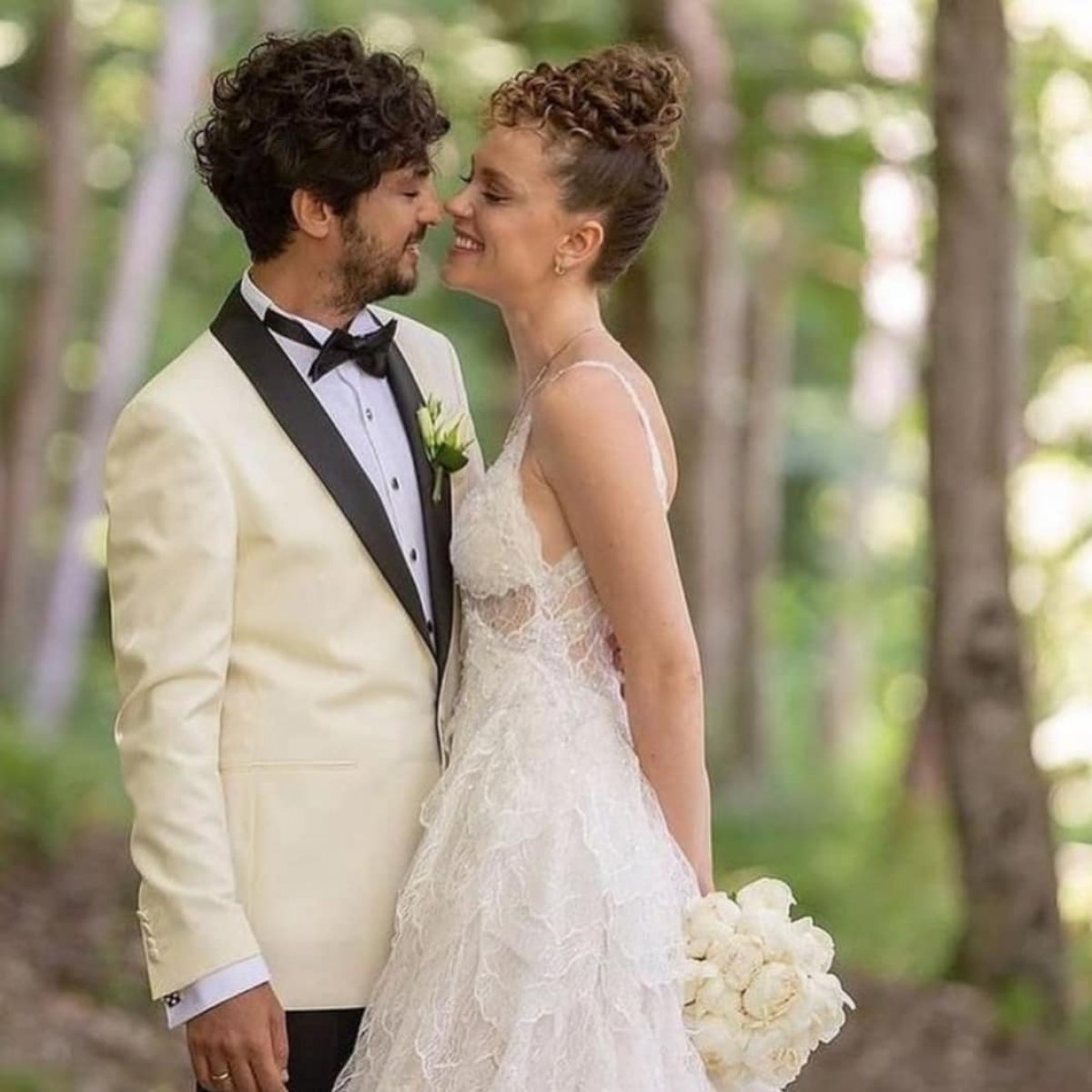 Hamile olduğu öğrenilen Ece Çeşmioğlu'na Taner Ölmez'den çok konuşulacak bebek hediyesi! Kesenin ağzını açtı! 