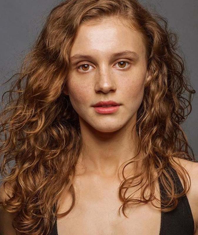 Menajerimi Ara'nın Diclesi Ahsen Eroğlu ile Hira Tekindor'un samimiyeti kafaları karıştırıyor! İkili arasında aşk var mı?