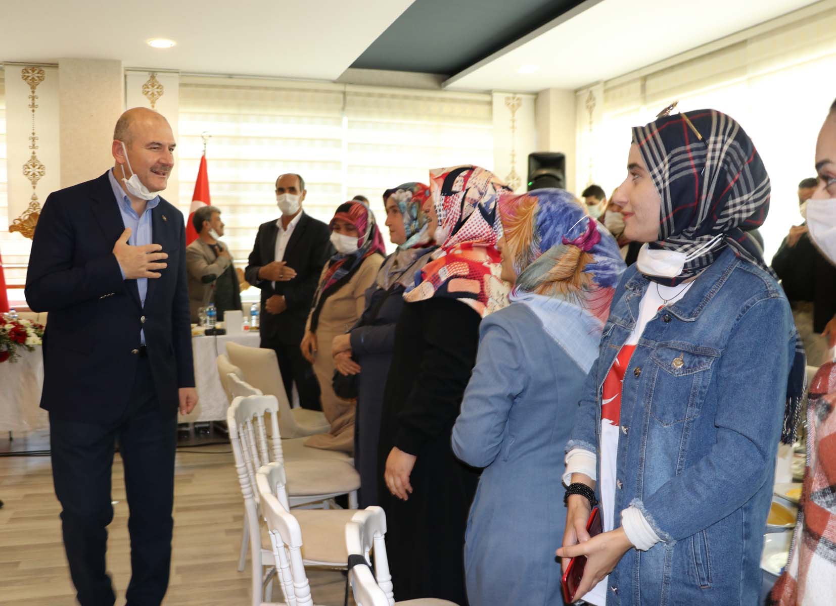 Ekrem İmamoğlu ziyaret etmemişti! İçişleri Bakanı Süleyman Soylu, Diyarbakır anneleri ile bir araya geldi 