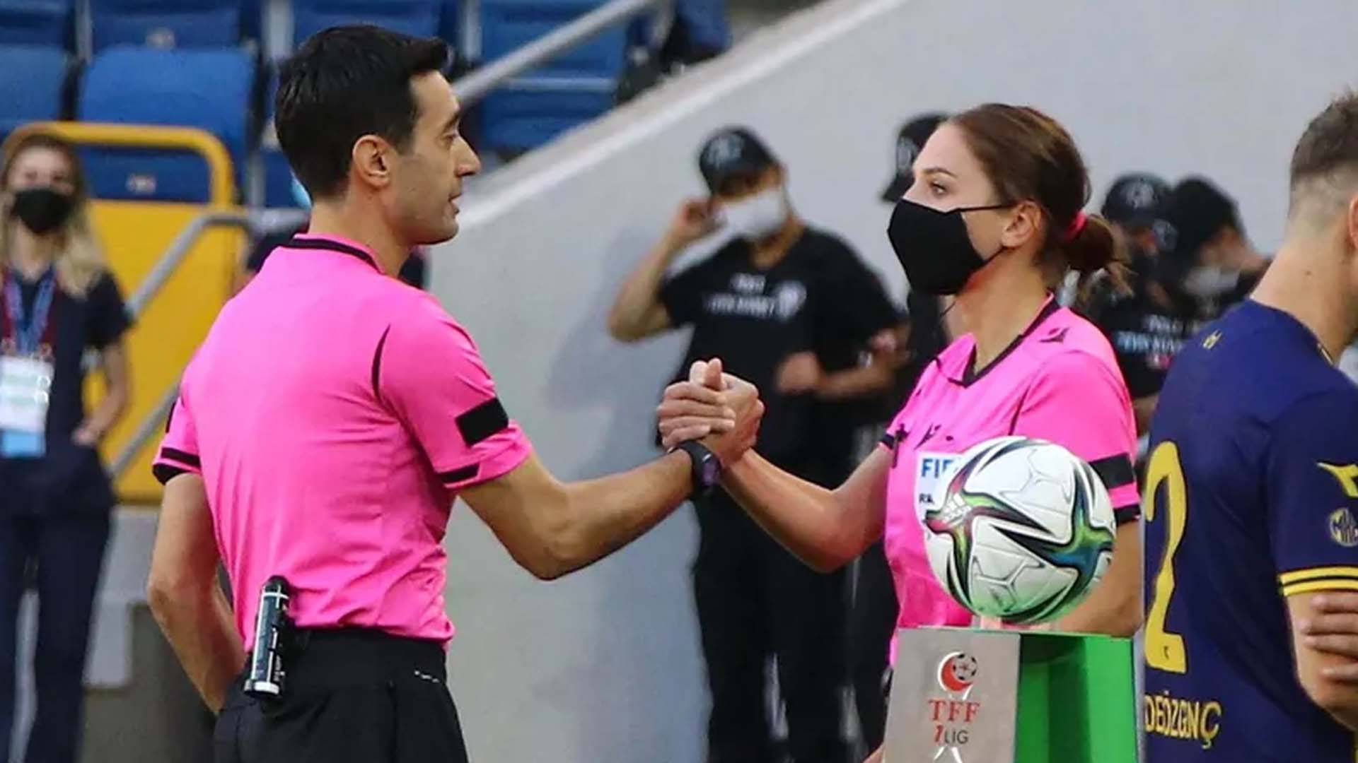 Burak Pakkan kimdir, nereli, kaç yaşında? Burak Pakkan hangi takımlı, eşi kim?