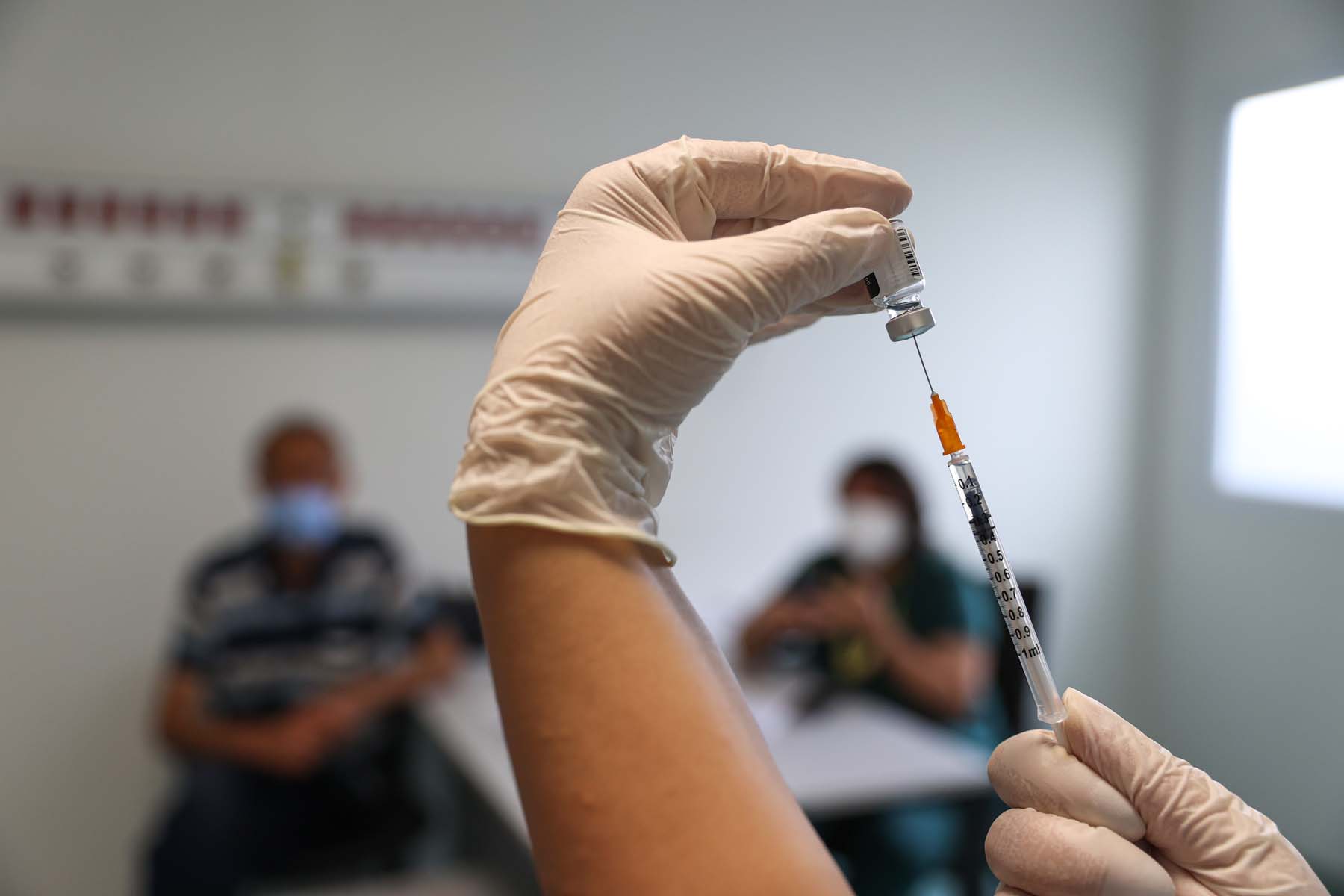 Pfizer &BioNTech aşısı olanlara müjde! Delta'ya varyantına karşı ölümleri yüzde 90 oranında önlüyor 