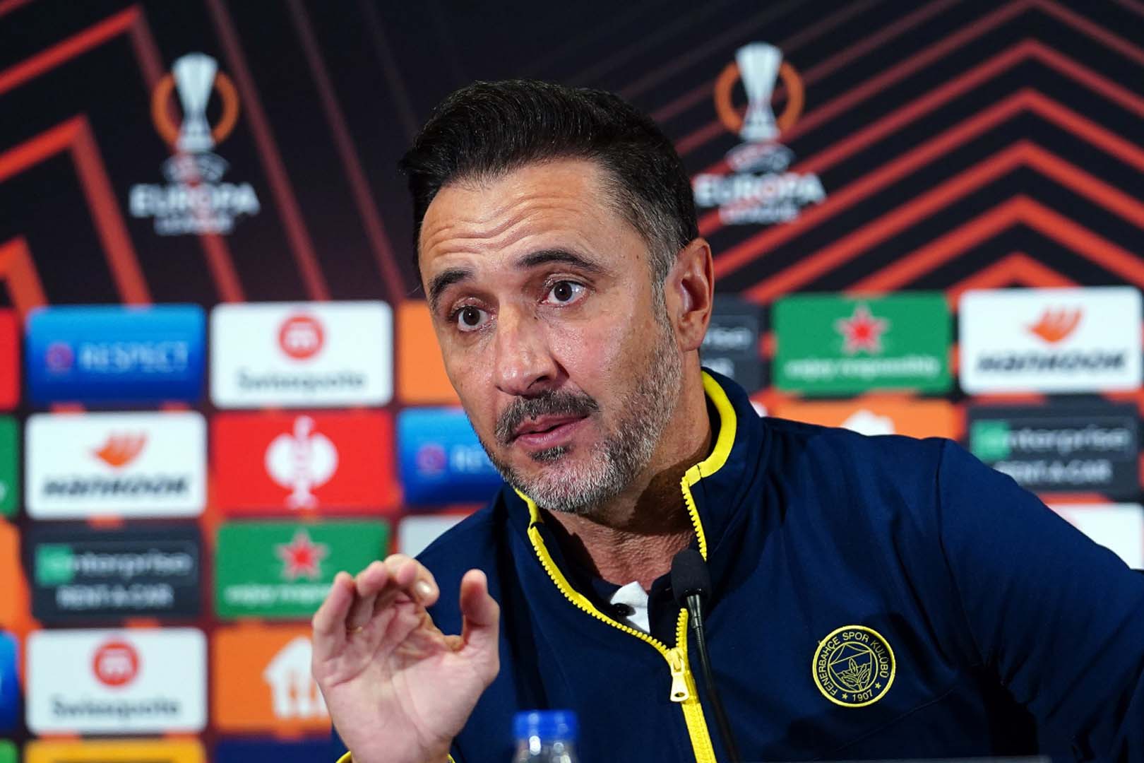 Vitor Pereira'dan taraftarı kızdıran açıklama: UEFA kupasını alacağımızı düşünen var mı?