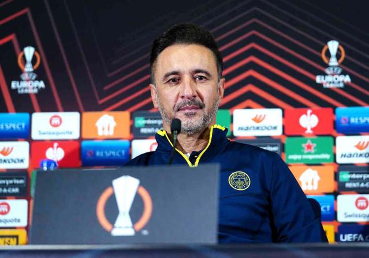 Vitor Pereira'dan taraftarı kızdıran açıklama: UEFA kupasını alacağımızı düşünen var mı?
