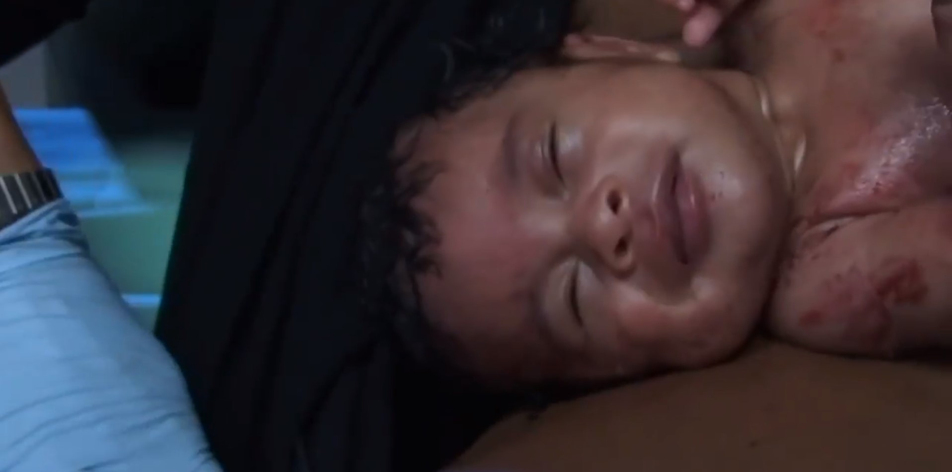 Meğer bebeği pantolonunda doğmuş! Böyle olay ne görüldü ne de duyuldu!