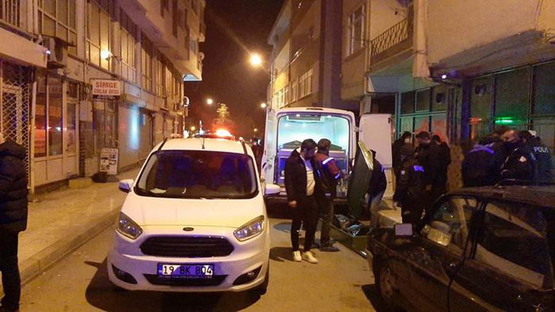 Çorum'da Türk Sanat Musikisi Sevenler Derneği'nde çıkan tartışma silahlı kavgayla bitti! Ölü ve yaralılar var