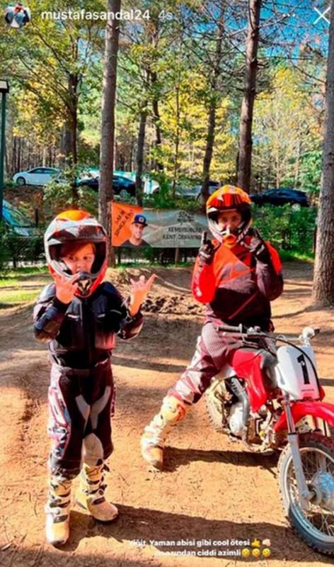 Mustafa Sandal ve Melis Sütşurup çiftinden bomba gelişme! Uzun süredir aşk yaşıyorlardı!