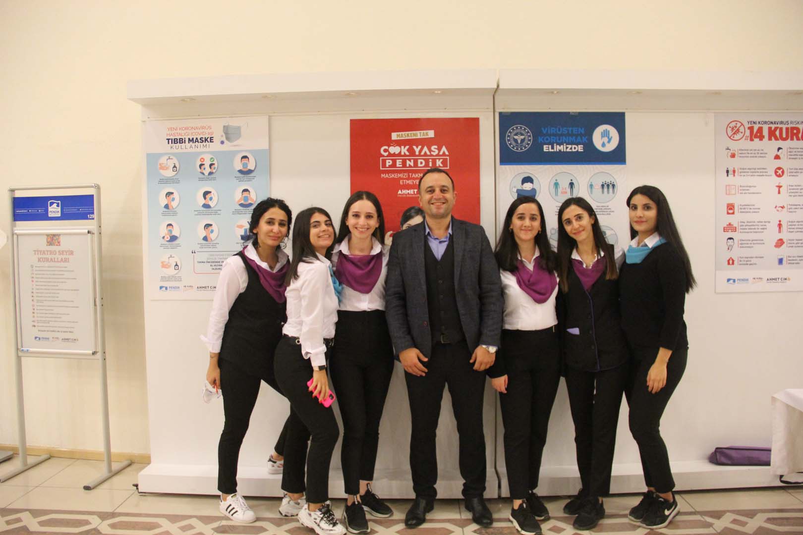 Profesör Turgut Göksoy pandemide hem şifa dağıttı, hem de şair oldu! Yazdığı şarkı sözleri yüreklere dokundu