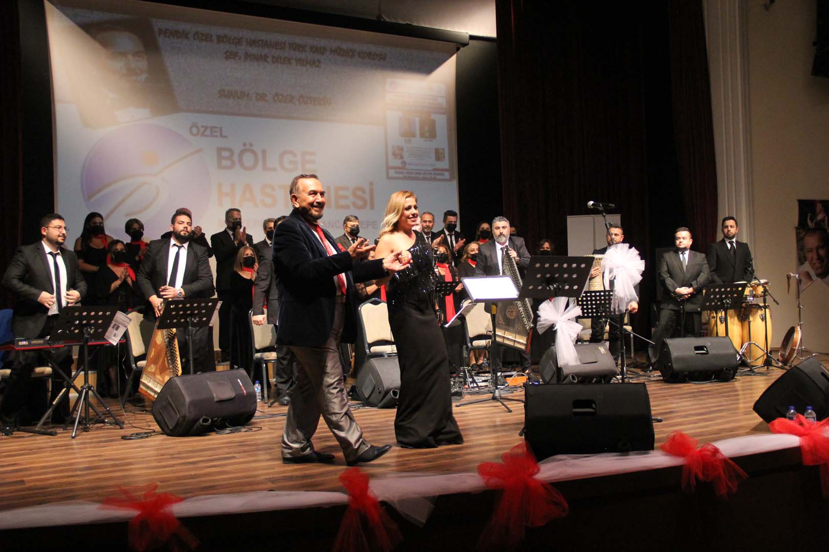 Profesör Turgut Göksoy pandemide hem şifa dağıttı, hem de şair oldu! Yazdığı şarkı sözleri yüreklere dokundu