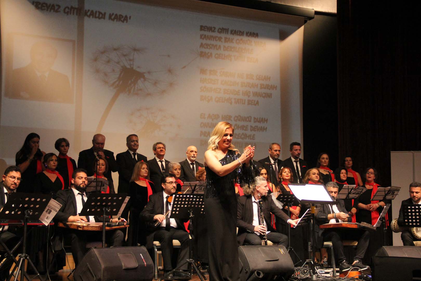 Profesör Turgut Göksoy pandemide hem şifa dağıttı, hem de şair oldu! Yazdığı şarkı sözleri yüreklere dokundu