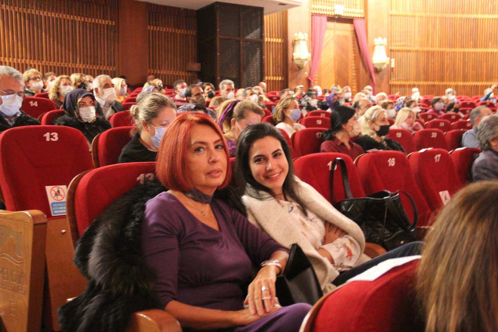 Profesör Turgut Göksoy pandemide hem şifa dağıttı, hem de şair oldu! Yazdığı şarkı sözleri yüreklere dokundu