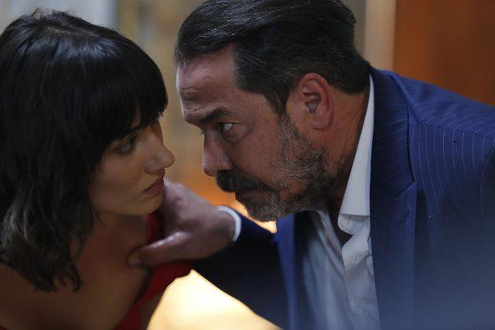 RTÜK o sahneleri es geçmedi! İlk bölümü yayınlanan El Kızı isimli dizi ceza aldı!