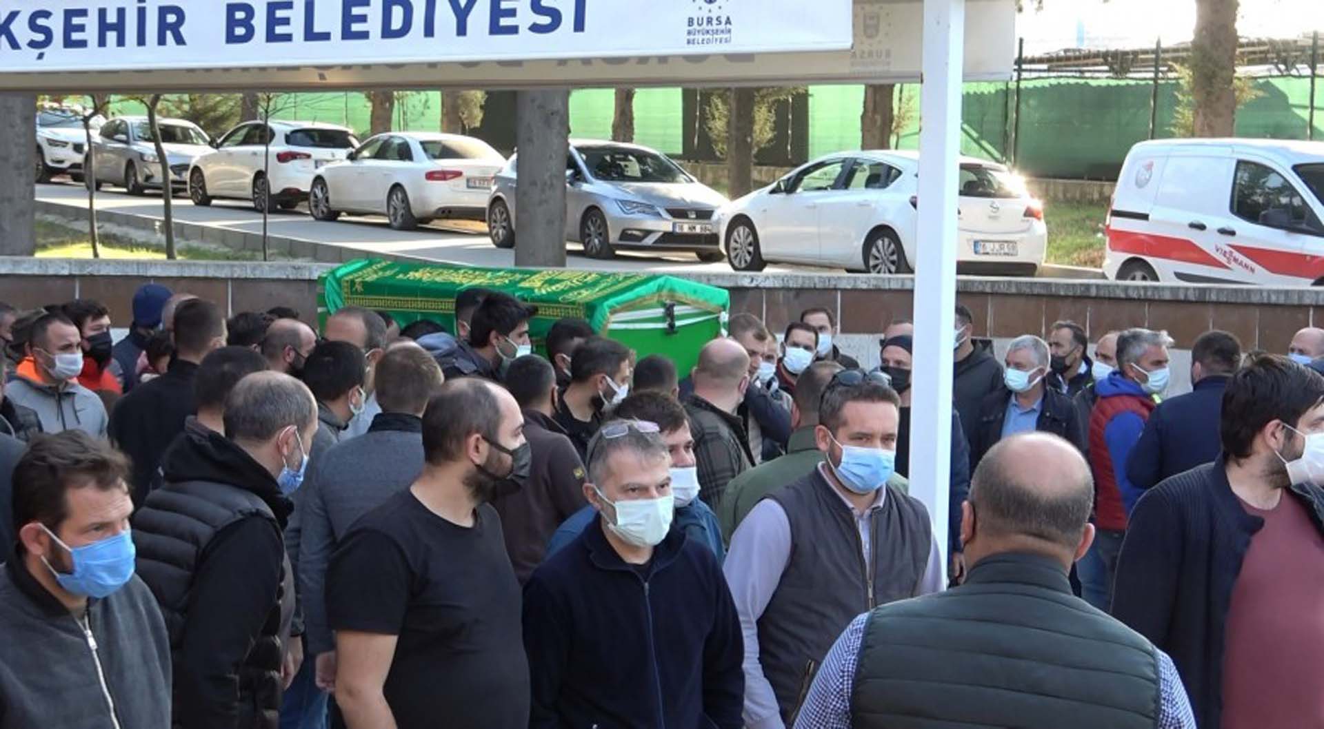Sosyal medyadaki aşı yalanlarına kandı! Koronavirüs aşısı olmayan Seval Garip hayatını kaybetti 