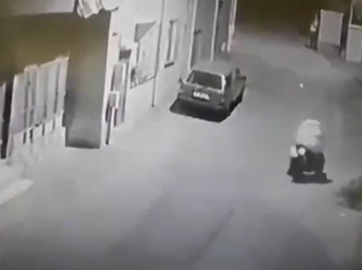 Bursa'daki hırsızlık yöntemi pes dedirtti! Tanınmamak için beyaz çarşaf giydi, görenler hayalet sandı!