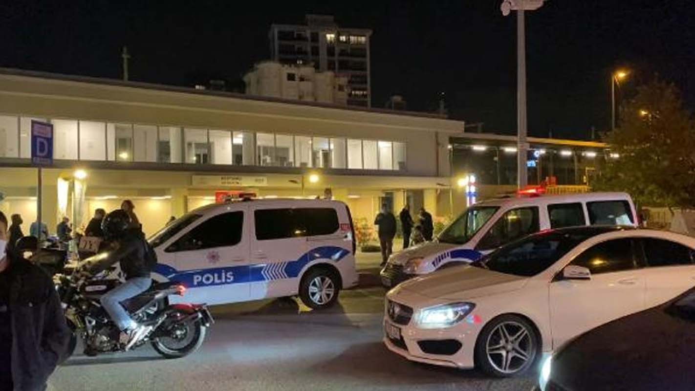 Bostancı Marmaray Durağı'nda bir kişi raylara atlayarak canına kıydı! 