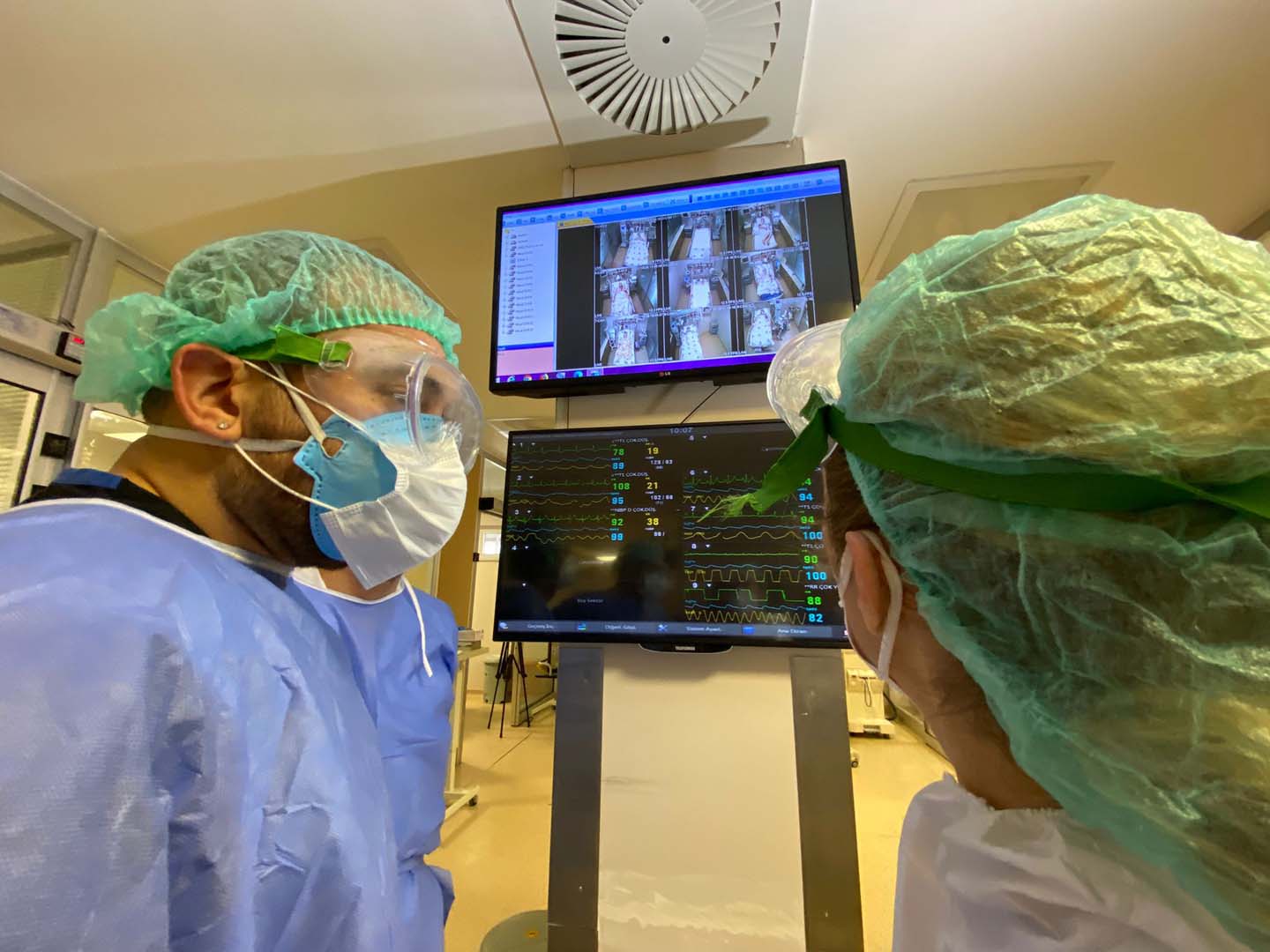 Yoğun bakımdaki koronavirüs hastaları kamerayla takip altında! Anlık müdahale edilebiliyor