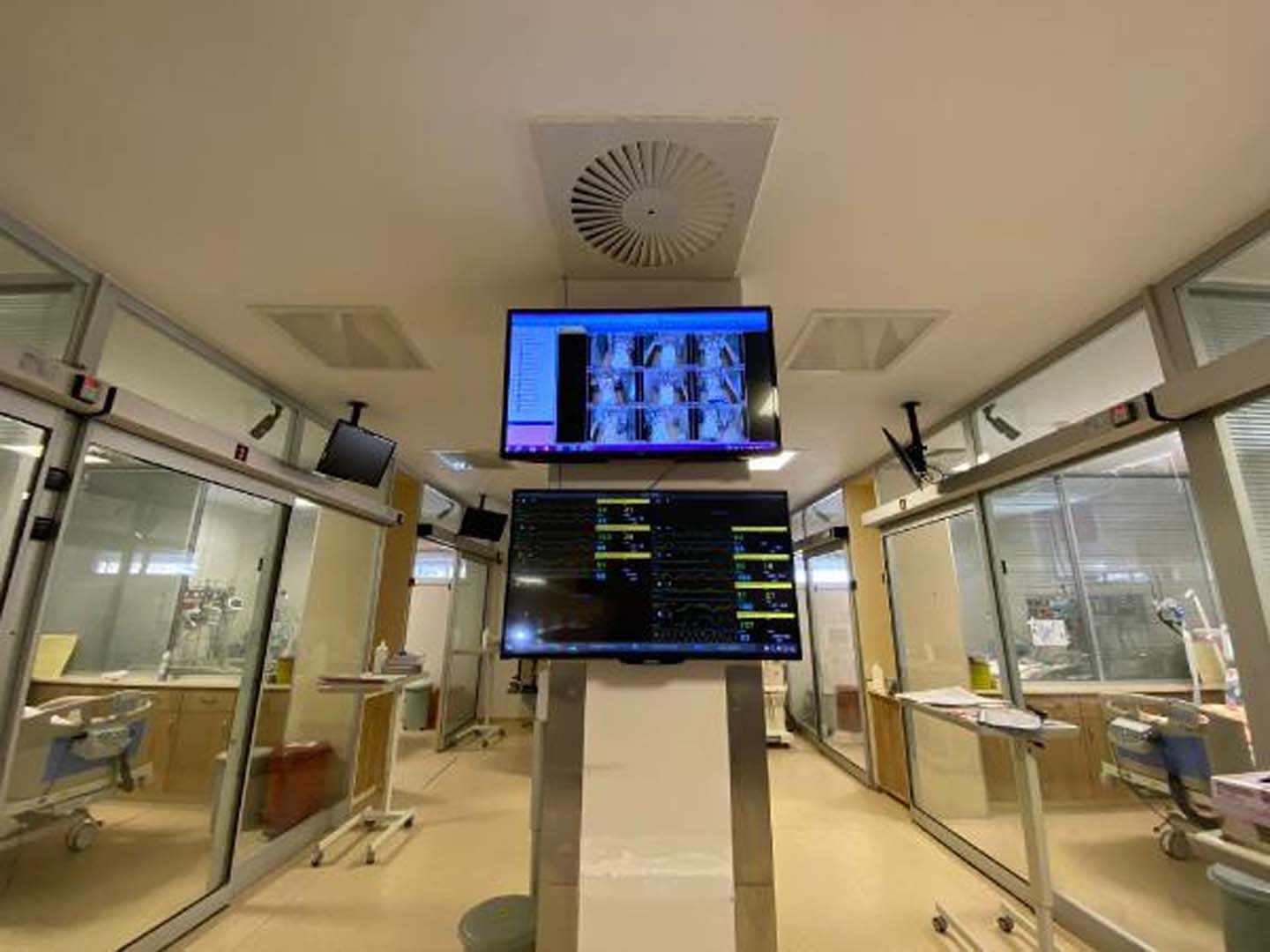 Yoğun bakımdaki koronavirüs hastaları kamerayla takip altında! Anlık müdahale edilebiliyor